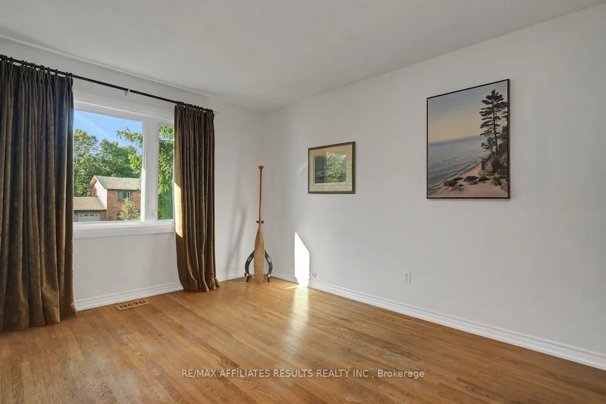 Photo 30 of 5 Tiffany Crescent, Ottawa, Kanata - Beaverbrook — HOMEH