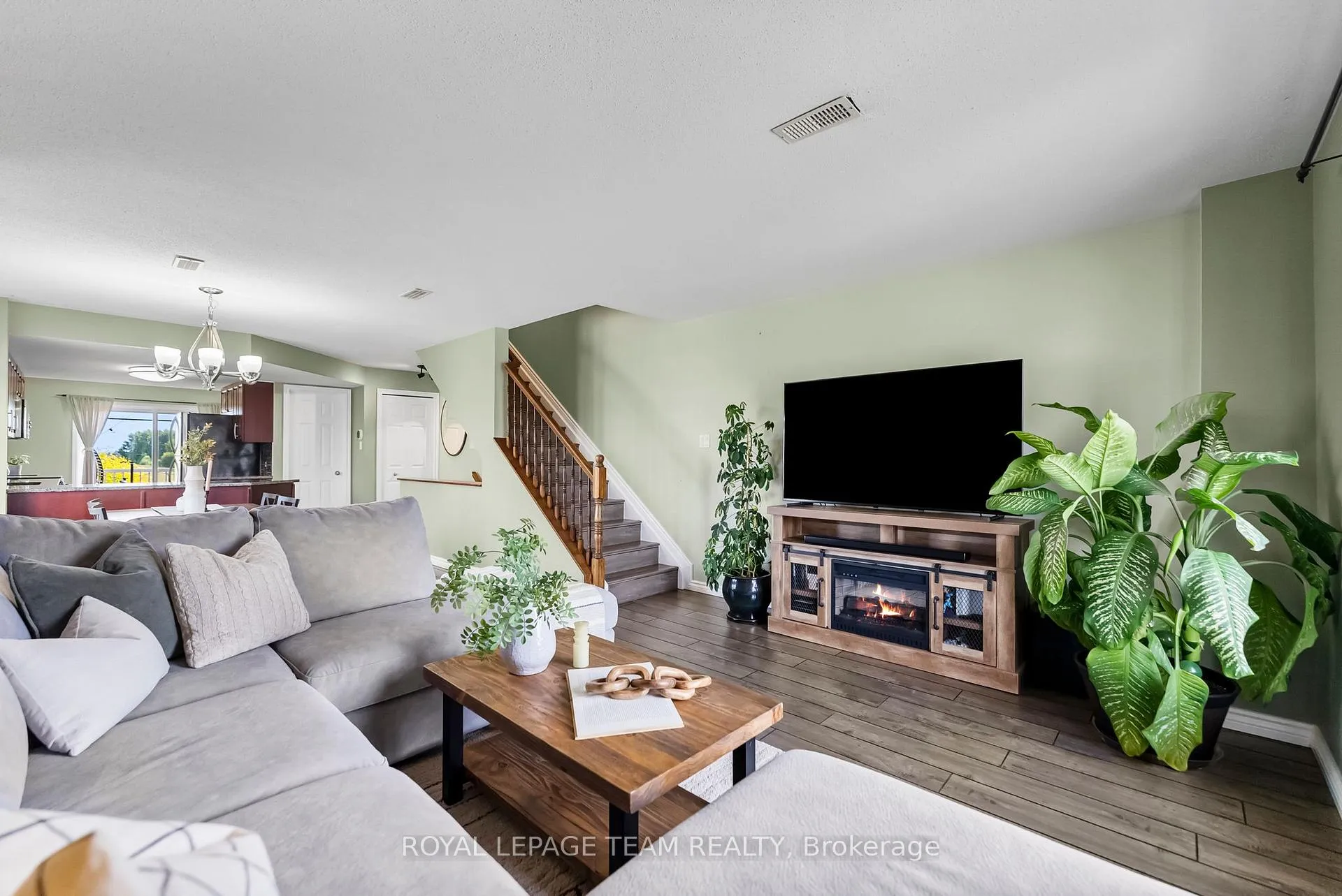 Photo 5 of 368 Crownridge Drive, Ottawa, Kanata - Emerald Meadows/Trailwest — HOMEH