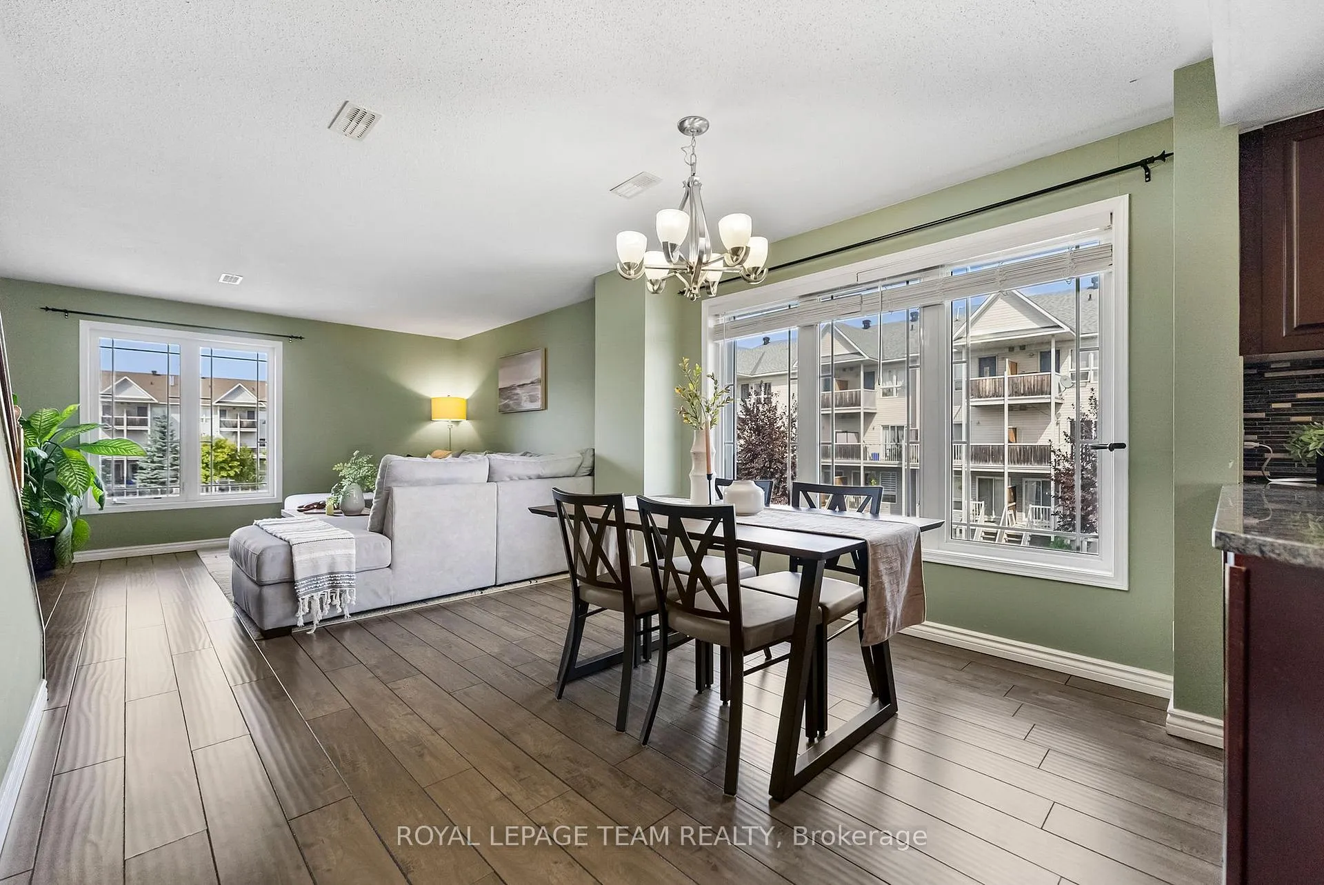 Photo 8 of 368 Crownridge Drive, Ottawa, Kanata - Emerald Meadows/Trailwest — HOMEH