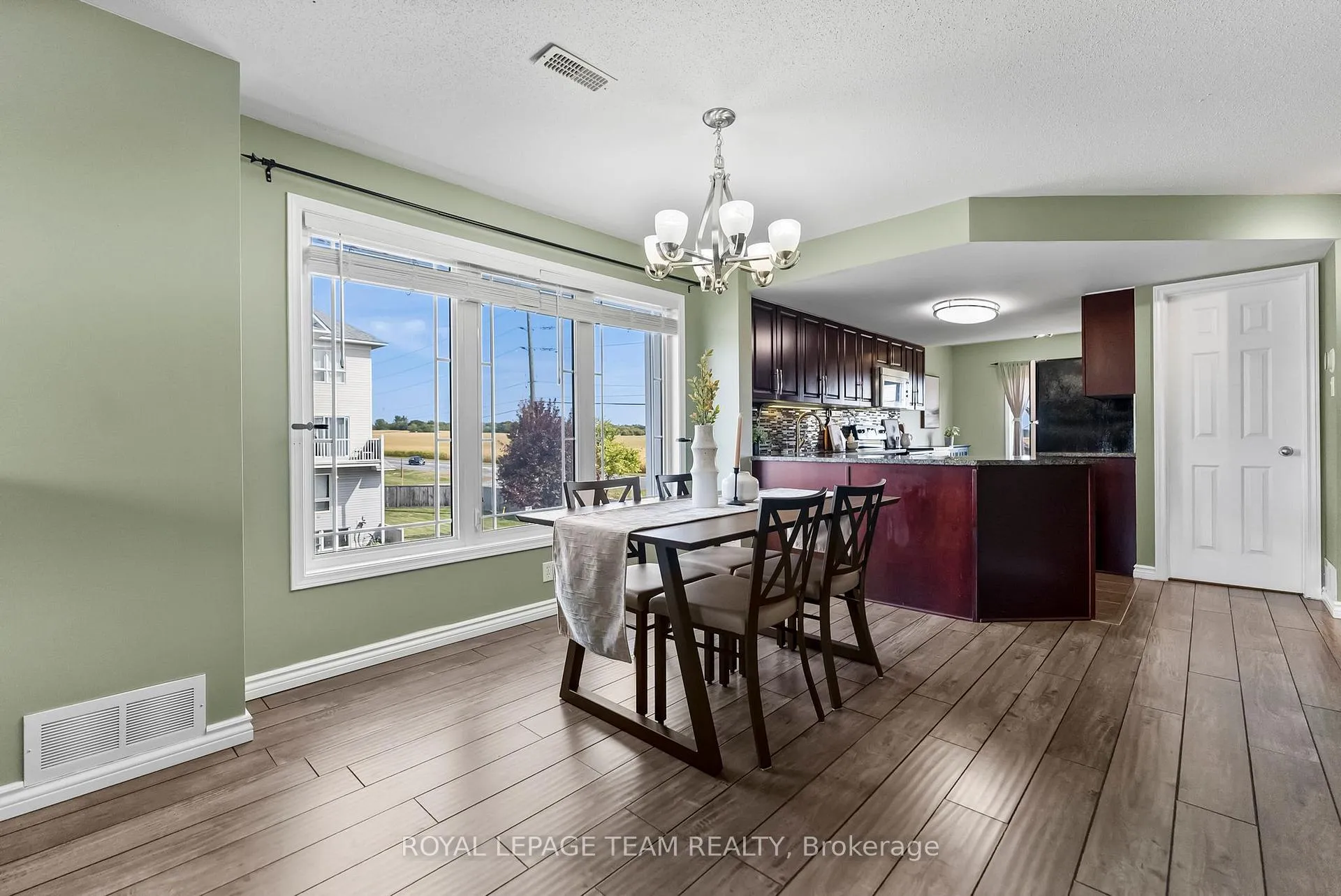 Photo 10 of 368 Crownridge Drive, Ottawa, Kanata - Emerald Meadows/Trailwest — HOMEH