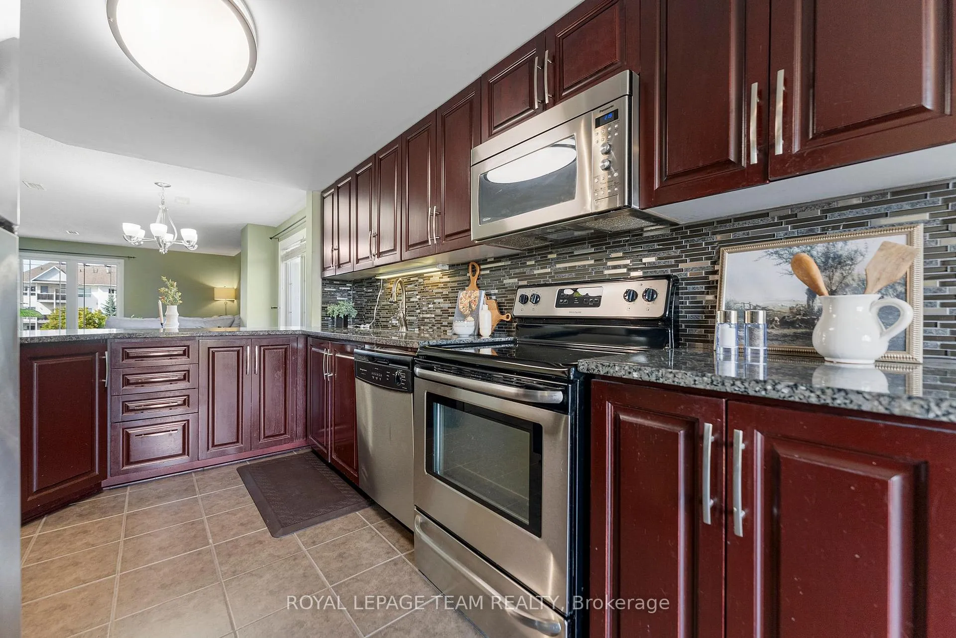 Photo 13 of 368 Crownridge Drive, Ottawa, Kanata - Emerald Meadows/Trailwest — HOMEH