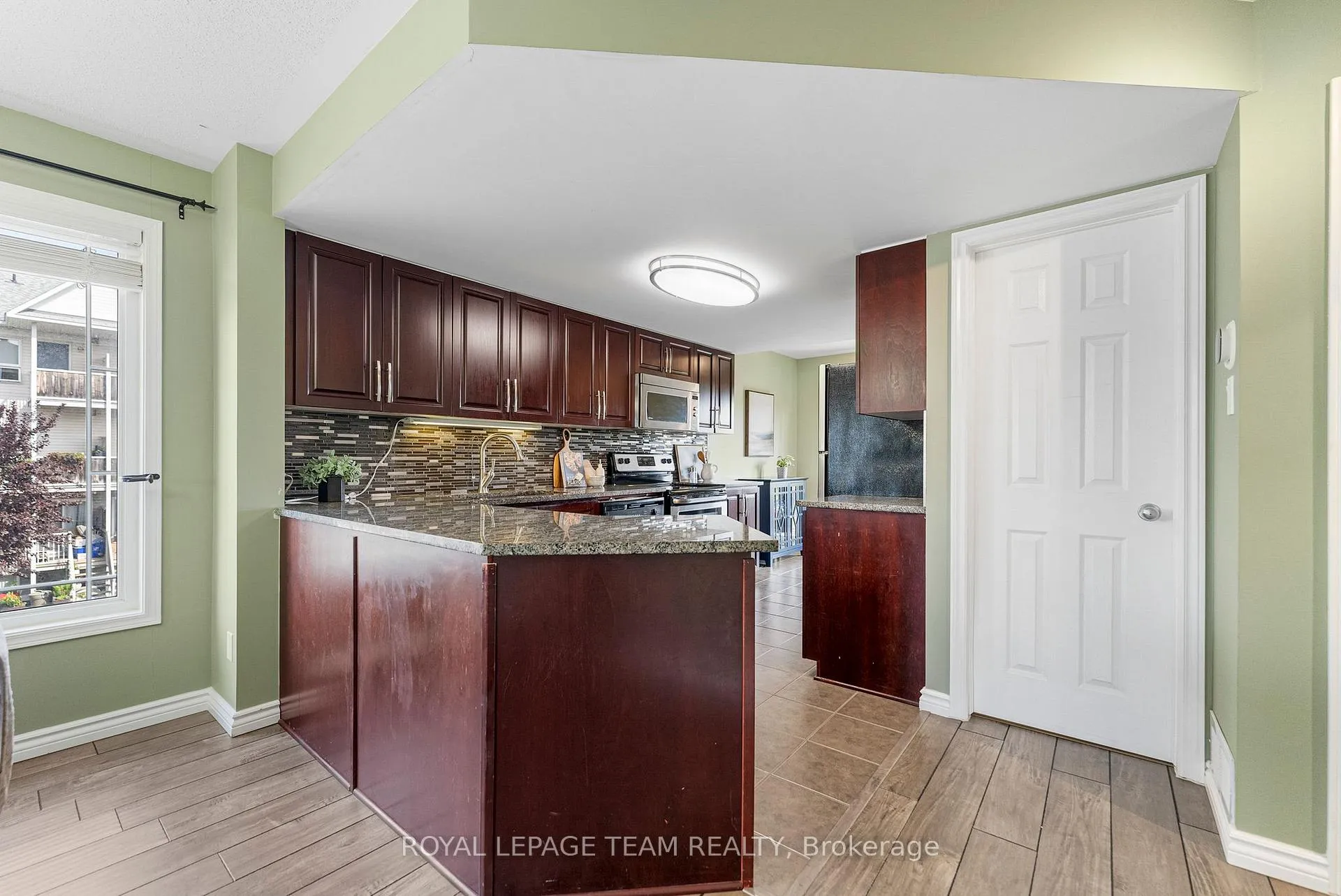 Photo 15 of 368 Crownridge Drive, Ottawa, Kanata - Emerald Meadows/Trailwest — HOMEH