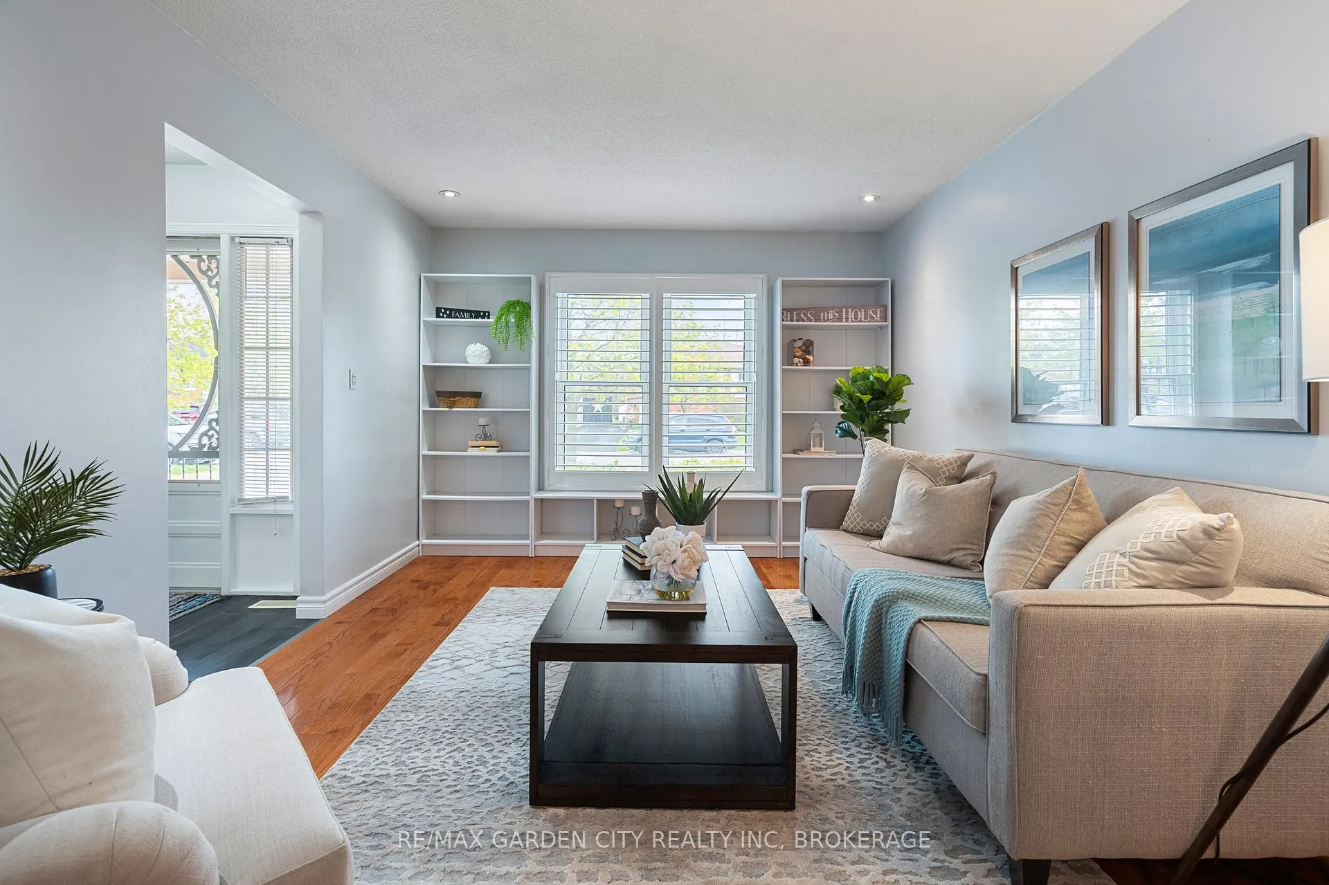 Photo 9 of 28 Fox Trail Drive, St. Catharines, Rykert/Vansickle — HOMEH