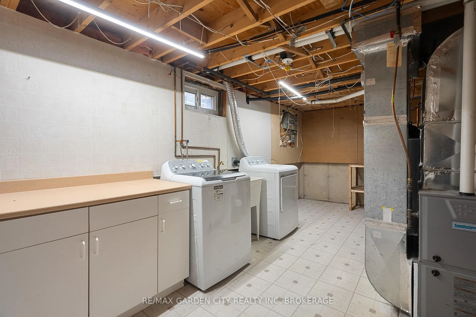 Photo 35 of 28 Fox Trail Drive, St. Catharines, Rykert/Vansickle — HOMEH