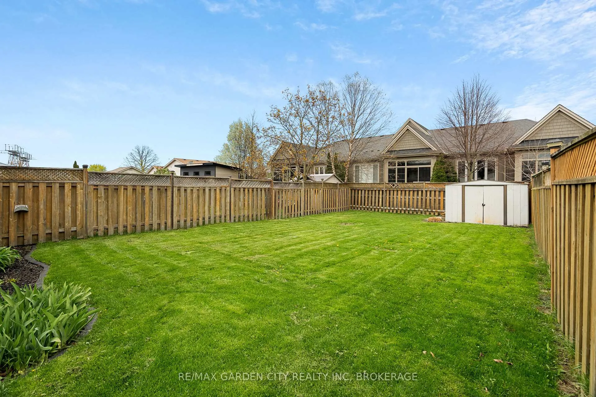 Photo 40 of 28 Fox Trail Drive, St. Catharines, Rykert/Vansickle — HOMEH