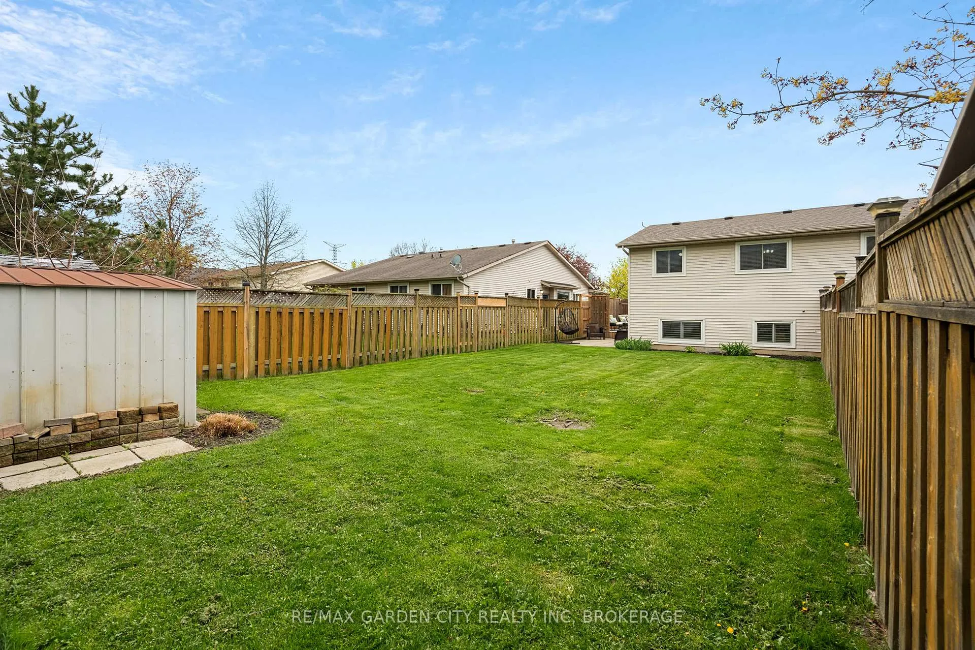 Photo 41 of 28 Fox Trail Drive, St. Catharines, Rykert/Vansickle — HOMEH