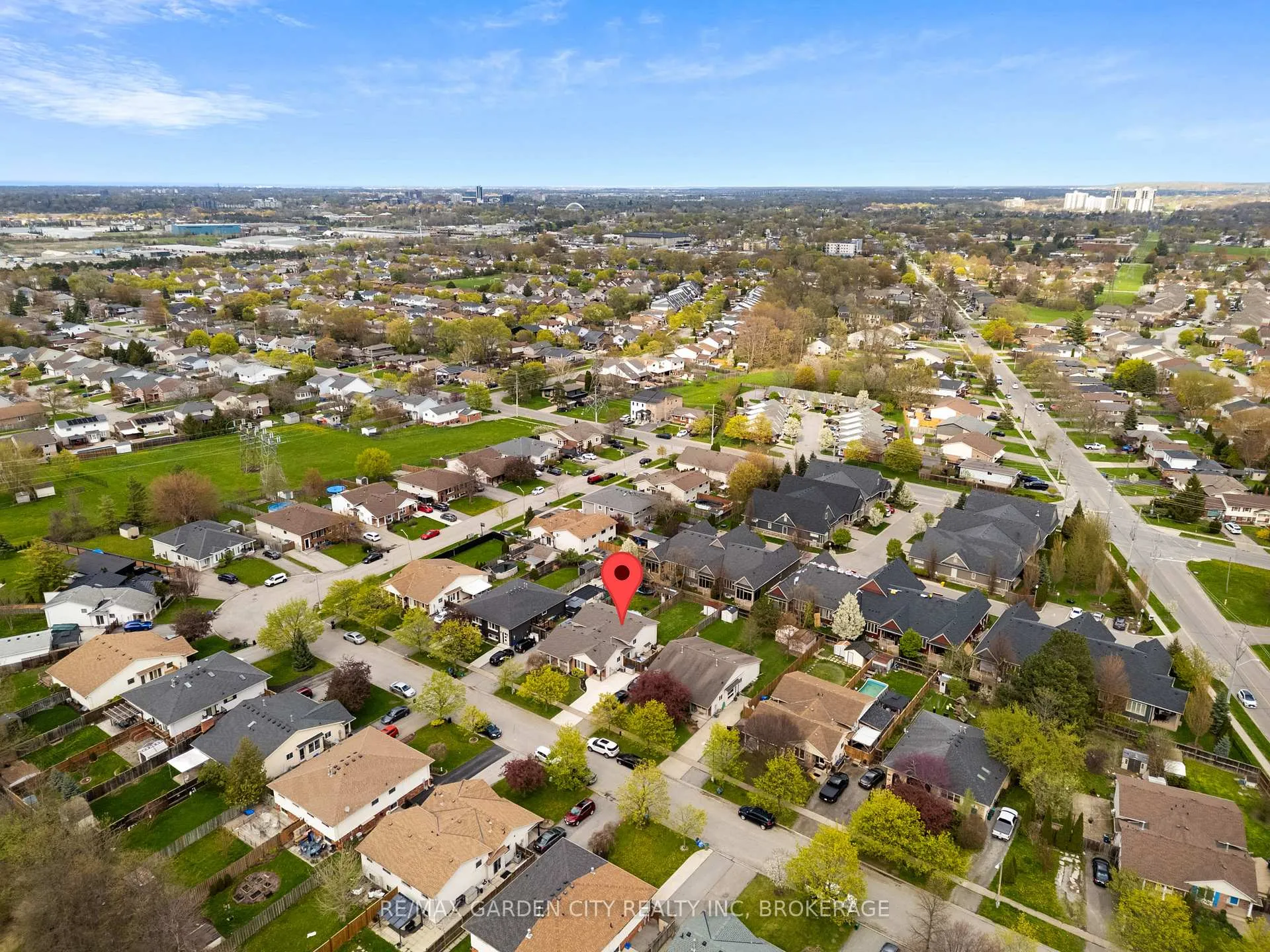 Photo 45 of 28 Fox Trail Drive, St. Catharines, Rykert/Vansickle — HOMEH