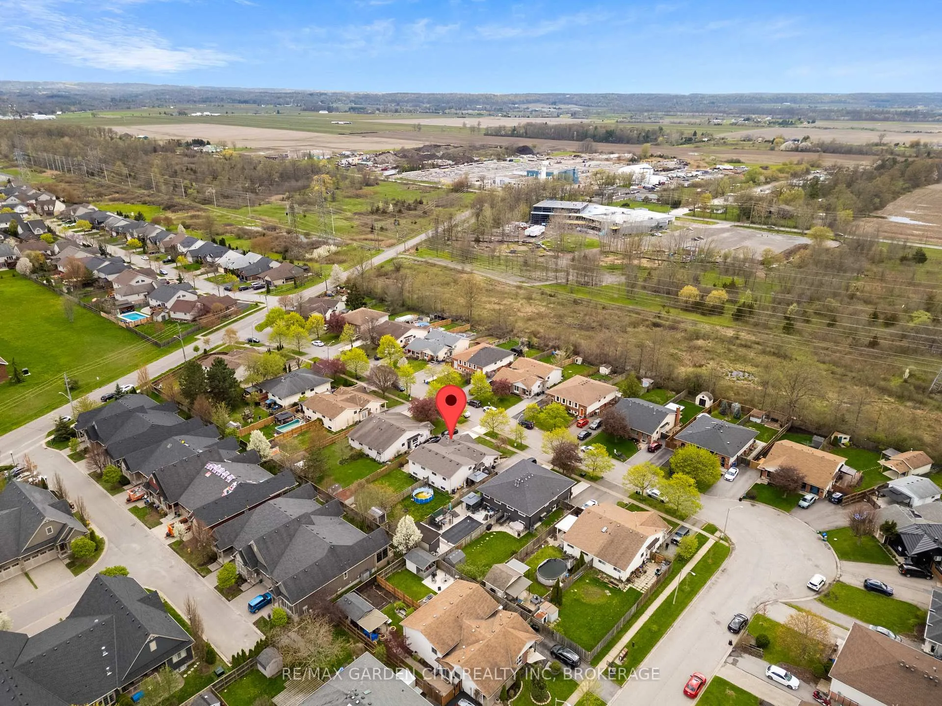 Photo 46 of 28 Fox Trail Drive, St. Catharines, Rykert/Vansickle — HOMEH