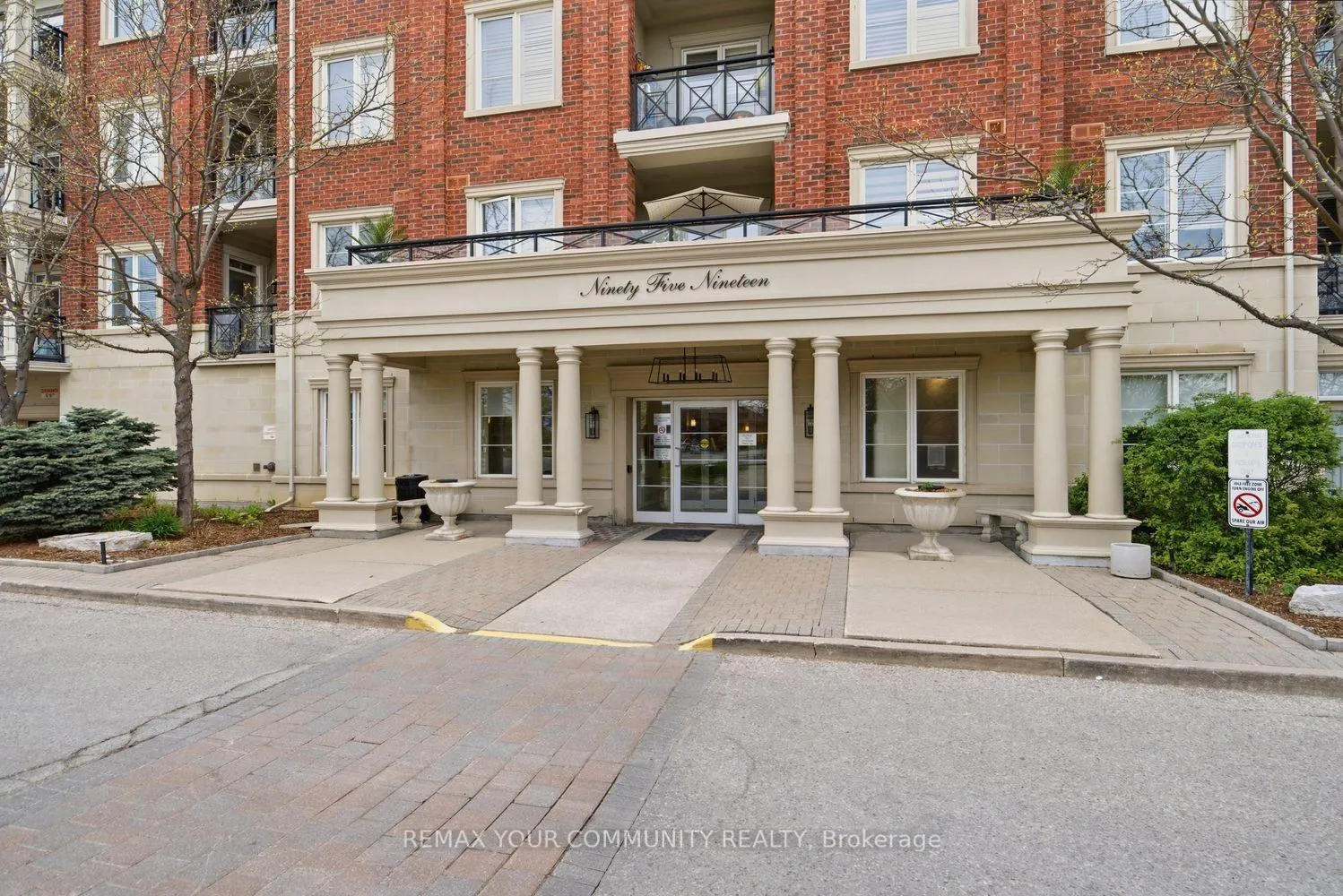 Photo 2 of Unit 313, 9519 Keele Street, Vaughan, Maple — HOMEH
