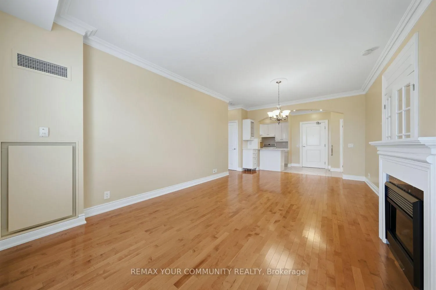 Photo 10 of Unit 313, 9519 Keele Street, Vaughan, Maple — HOMEH