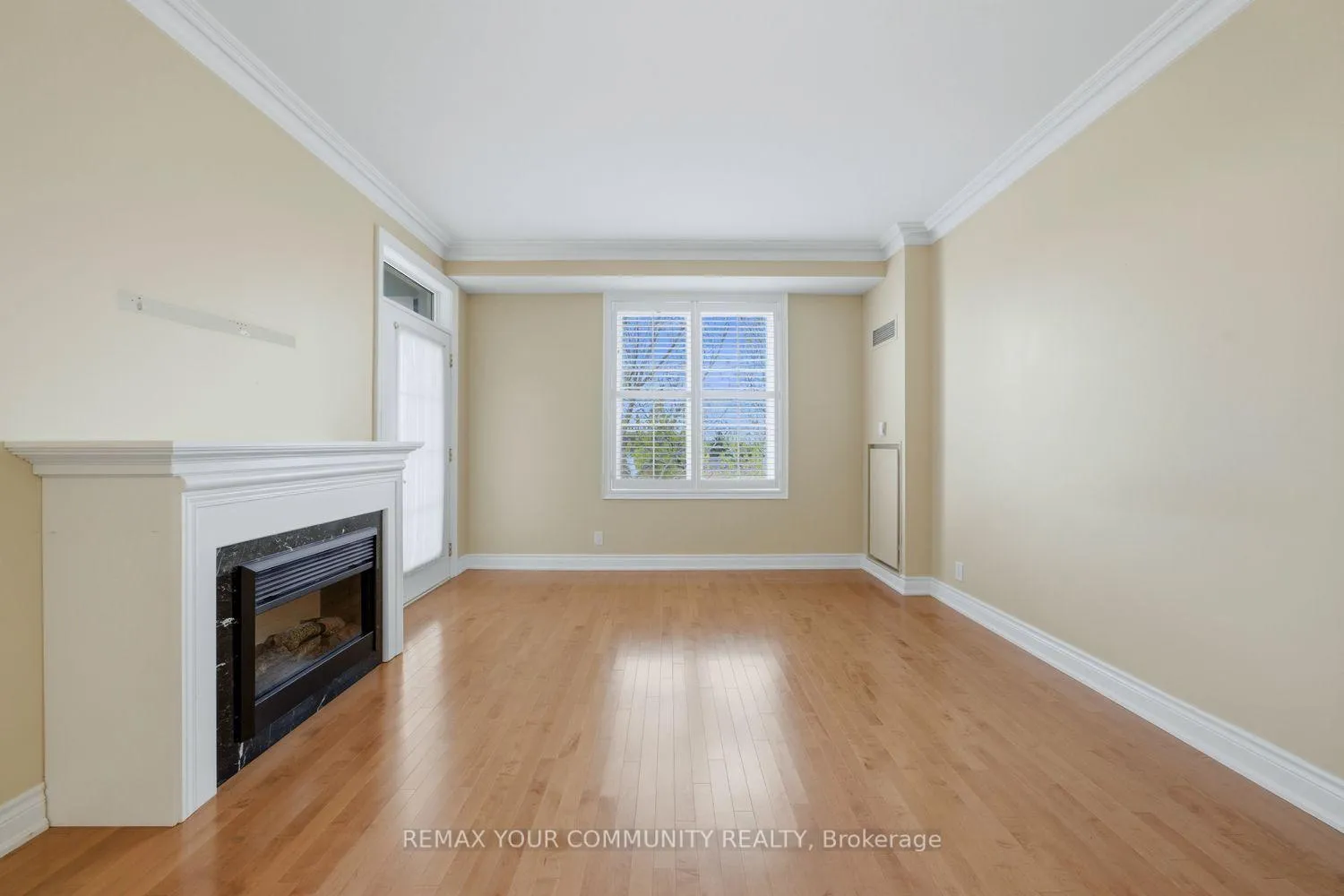Photo 12 of Unit 313, 9519 Keele Street, Vaughan, Maple — HOMEH