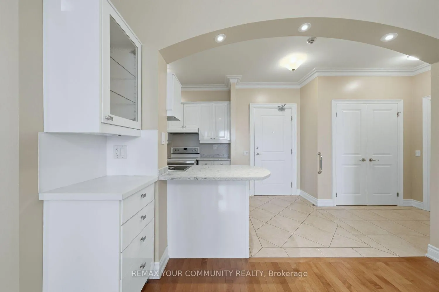 Photo 13 of Unit 313, 9519 Keele Street, Vaughan, Maple — HOMEH
