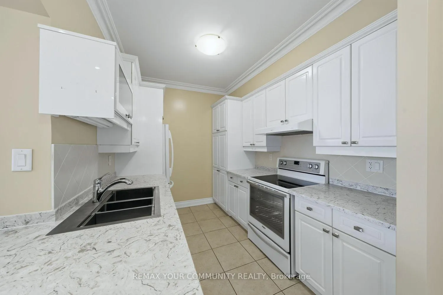 Photo 15 of Unit 313, 9519 Keele Street, Vaughan, Maple — HOMEH