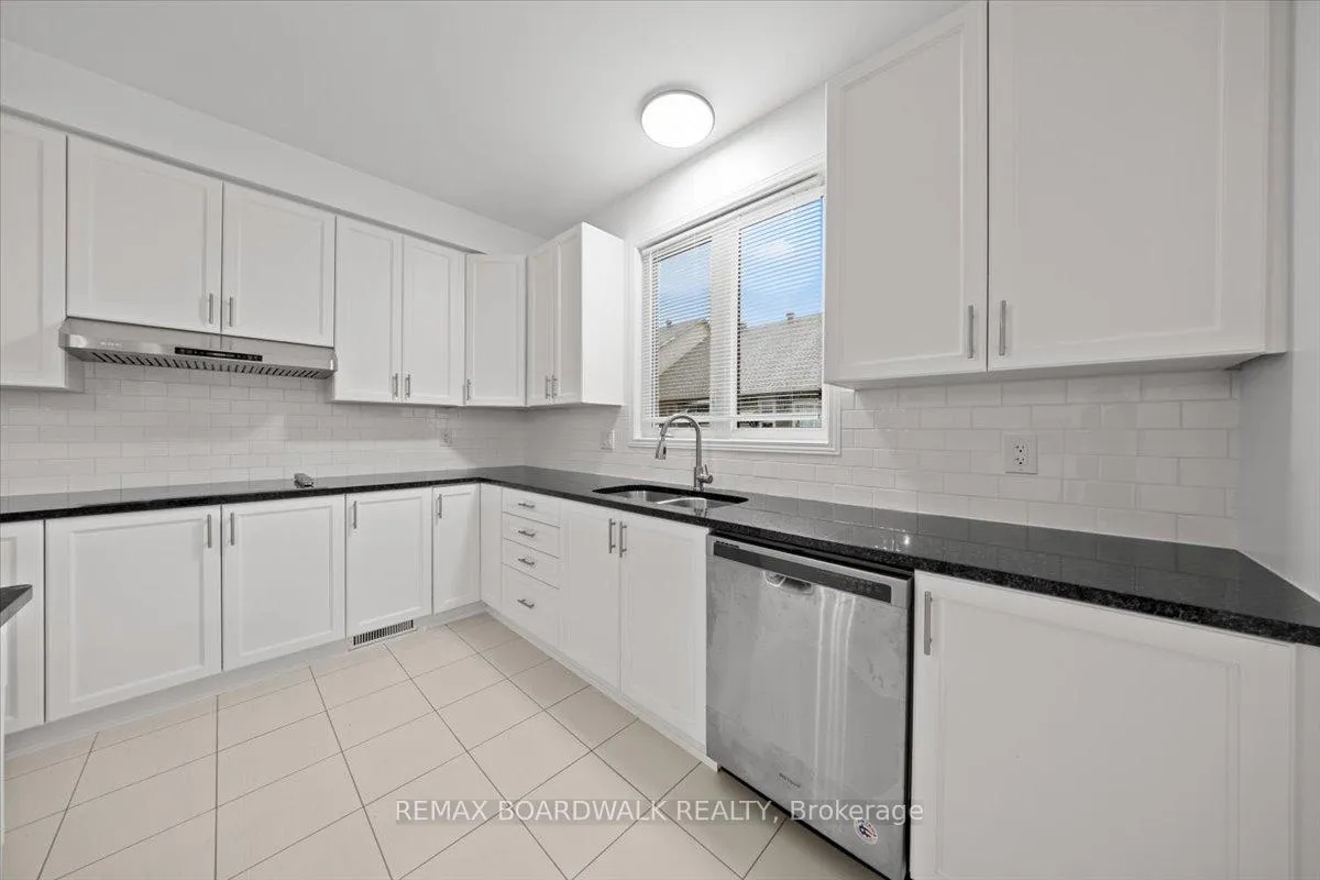 Photo 12 of 333 Haliburton Heights, Ottawa, Kanata - Emerald Meadows/Trailwest — HOMEH