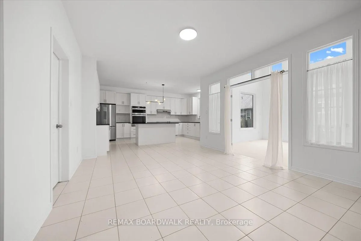 Photo 14 of 333 Haliburton Heights, Ottawa, Kanata - Emerald Meadows/Trailwest — HOMEH