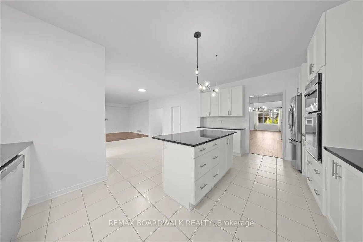 Photo 15 of 333 Haliburton Heights, Ottawa, Kanata - Emerald Meadows/Trailwest — HOMEH
