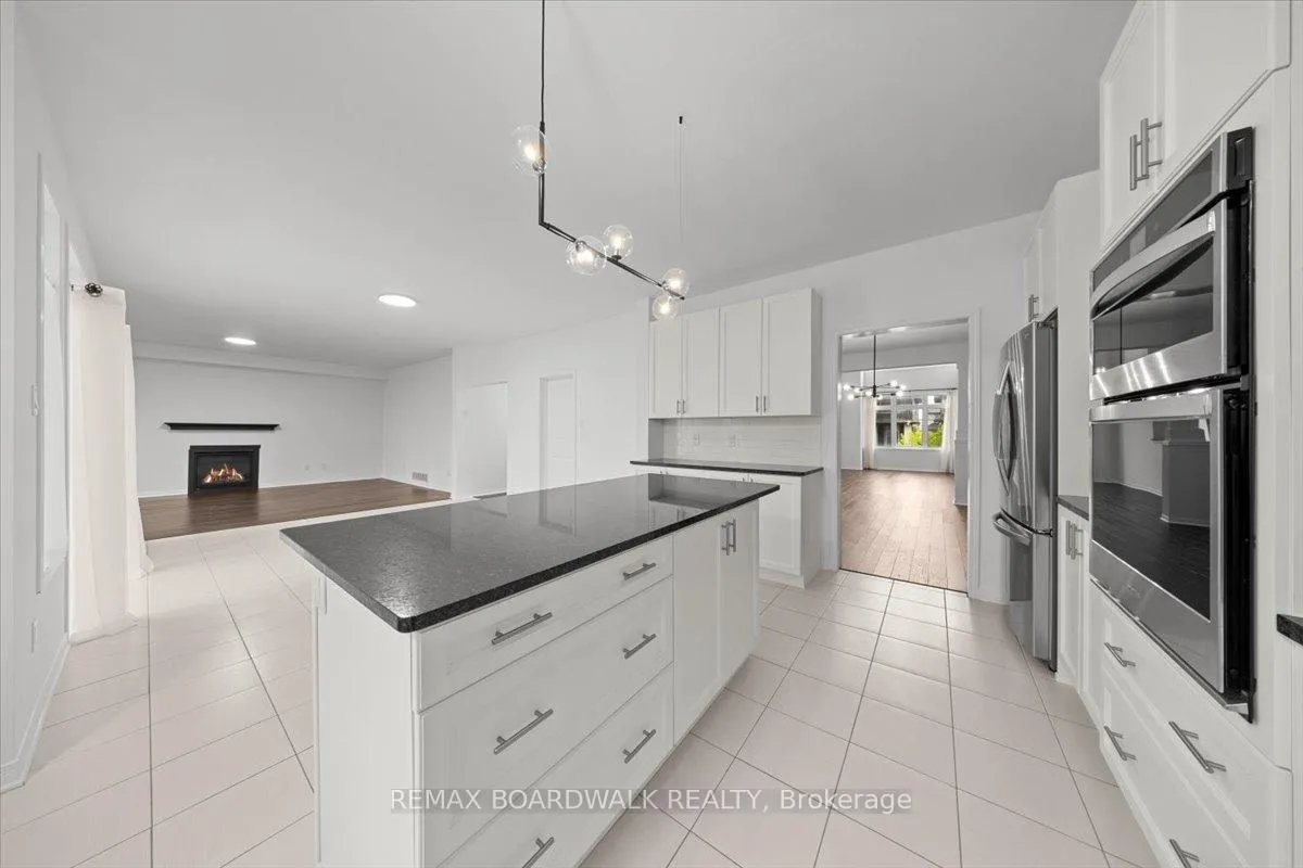 Photo 16 of 333 Haliburton Heights, Ottawa, Kanata - Emerald Meadows/Trailwest — HOMEH