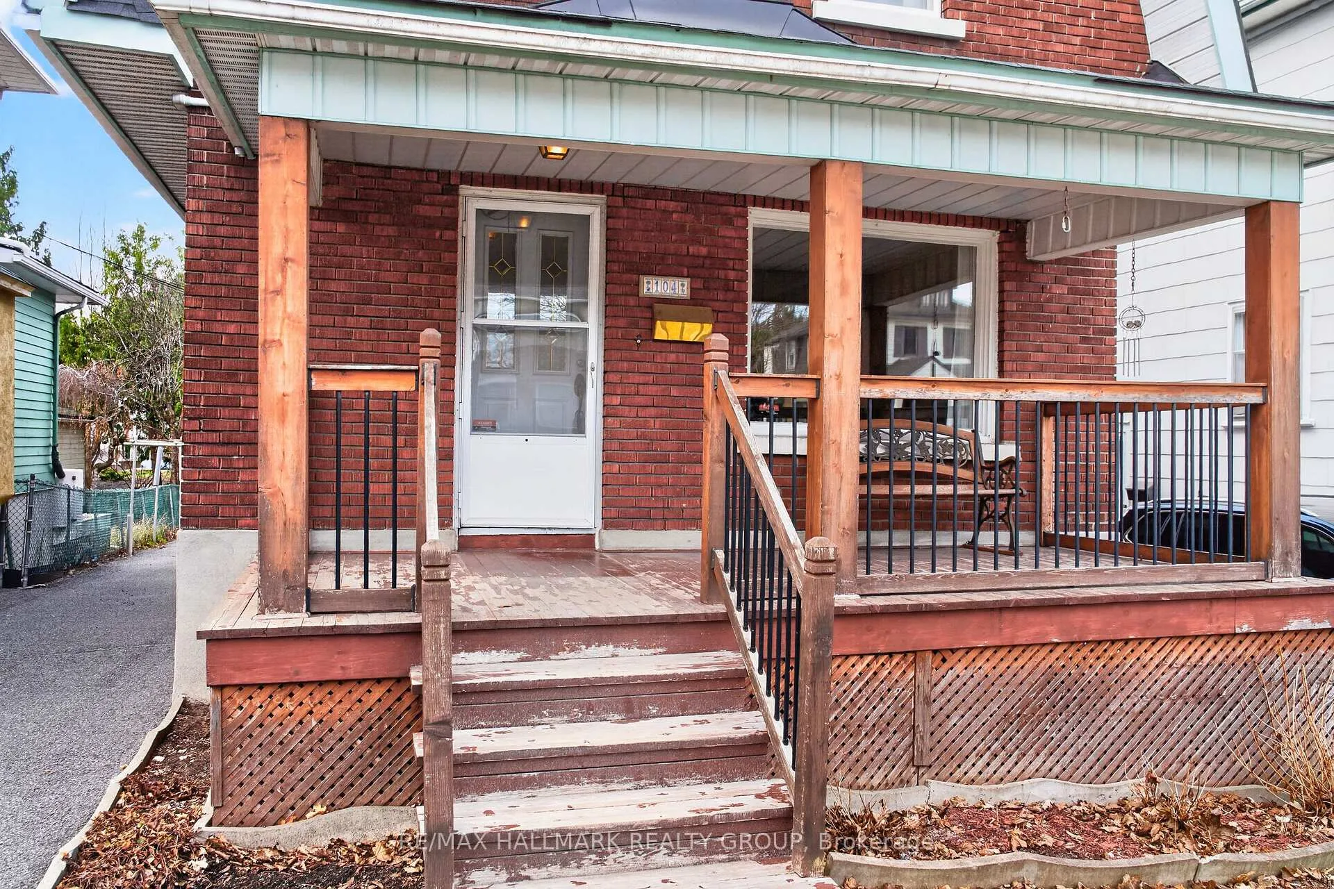 Photo 3 of 104 Grange Avenue, Ottawa, Ottawa West — HOMEH