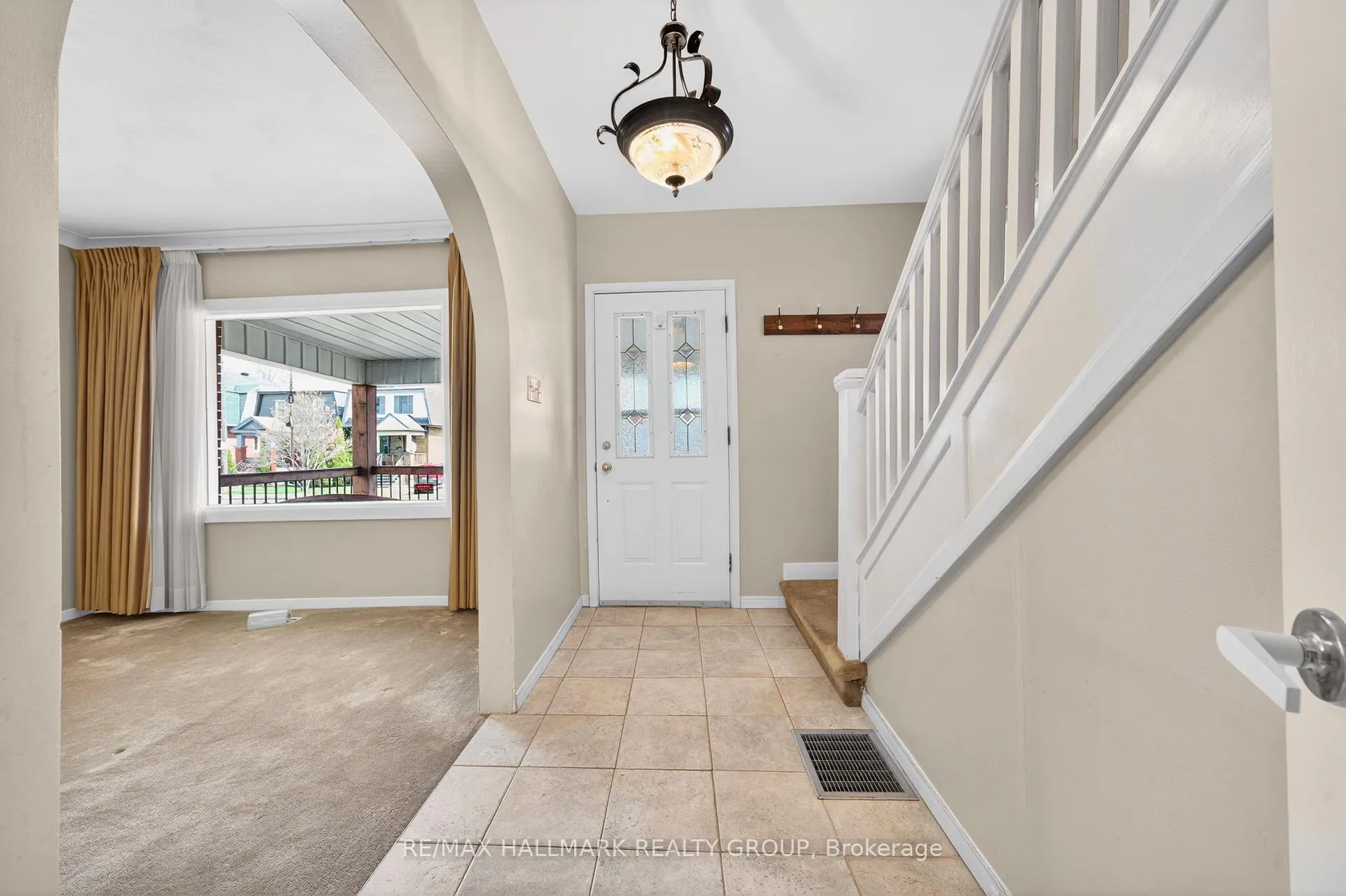 Photo 4 of 104 Grange Avenue, Ottawa, Ottawa West — HOMEH