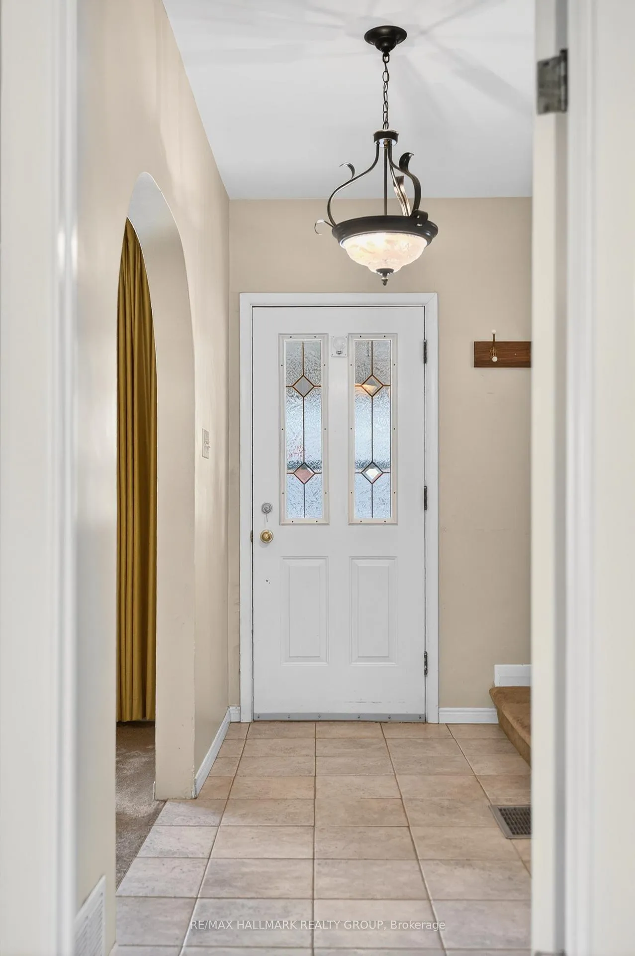 Photo 5 of 104 Grange Avenue, Ottawa, Ottawa West — HOMEH