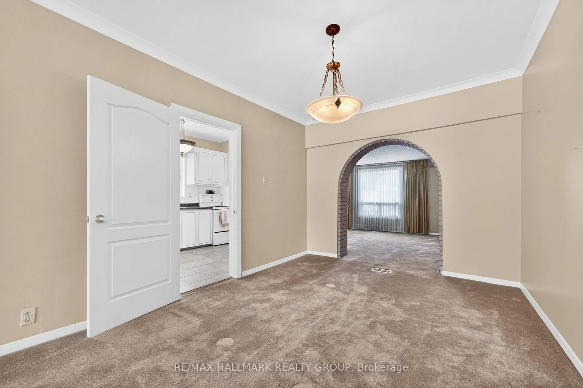 Photo 12 of 104 Grange Avenue, Ottawa, Ottawa West — HOMEH