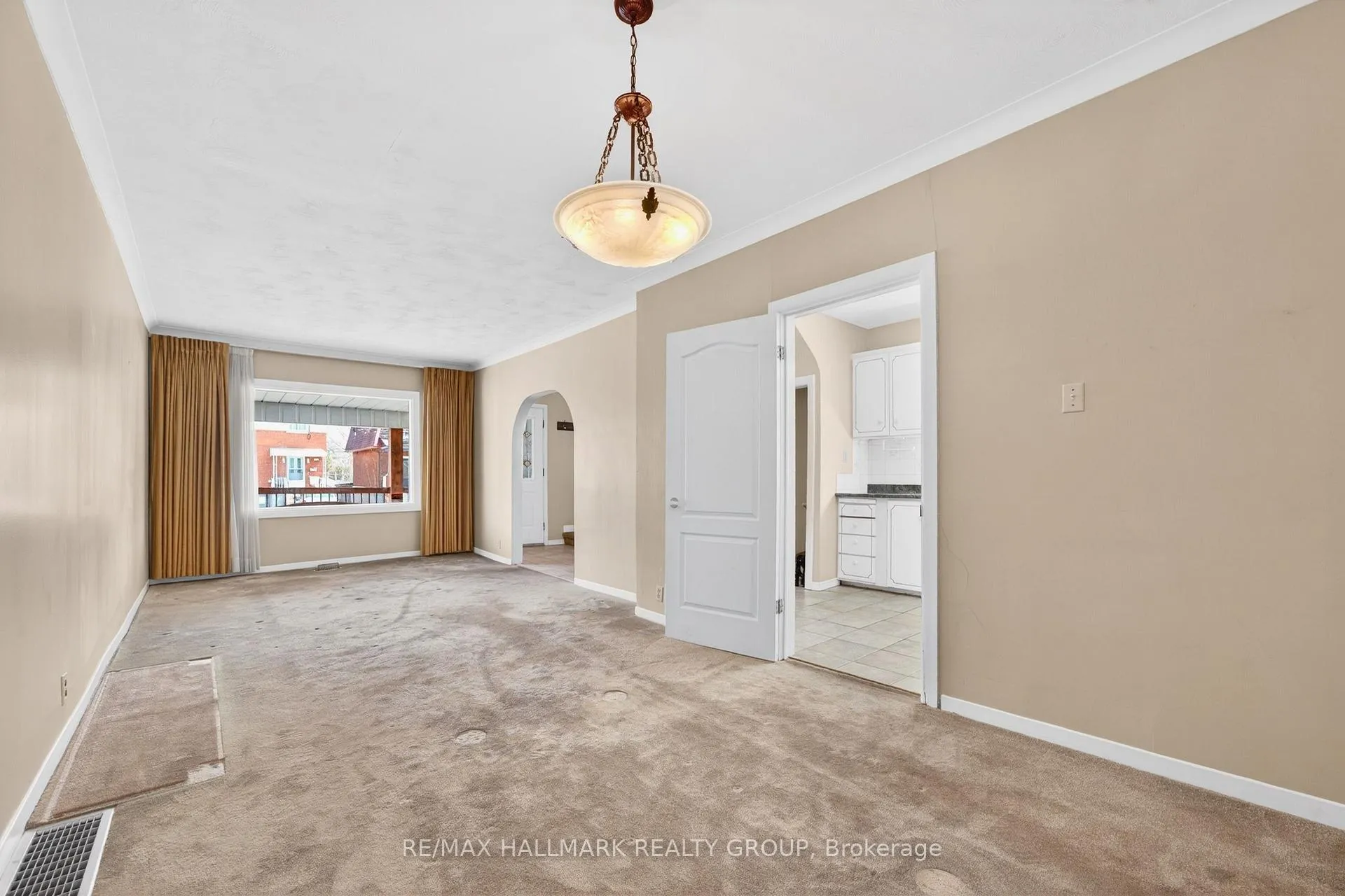 Photo 13 of 104 Grange Avenue, Ottawa, Ottawa West — HOMEH