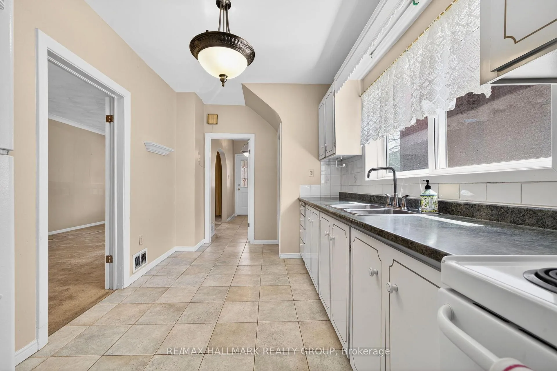 Photo 17 of 104 Grange Avenue, Ottawa, Ottawa West — HOMEH