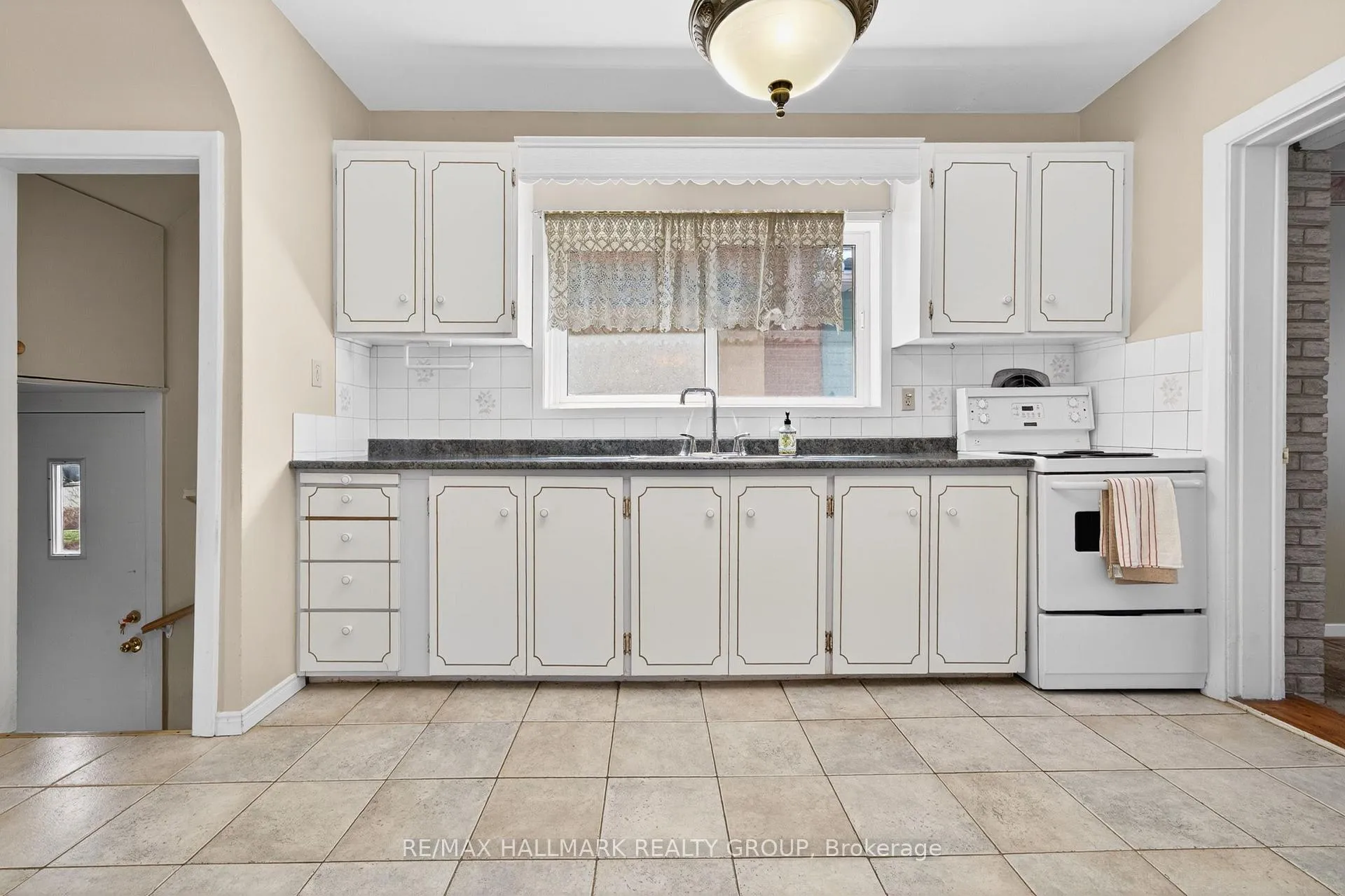 Photo 20 of 104 Grange Avenue, Ottawa, Ottawa West — HOMEH