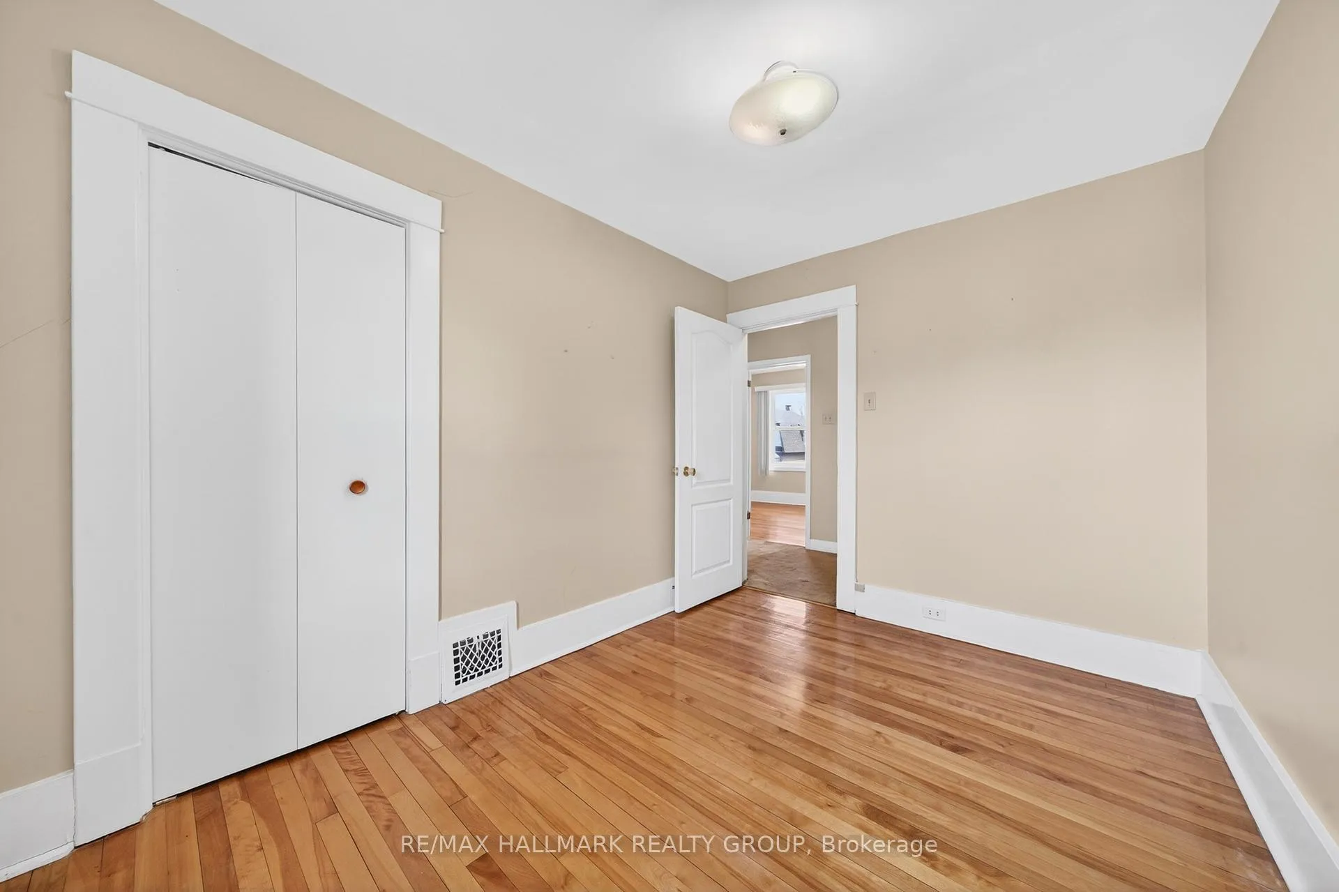 Photo 31 of 104 Grange Avenue, Ottawa, Ottawa West — HOMEH