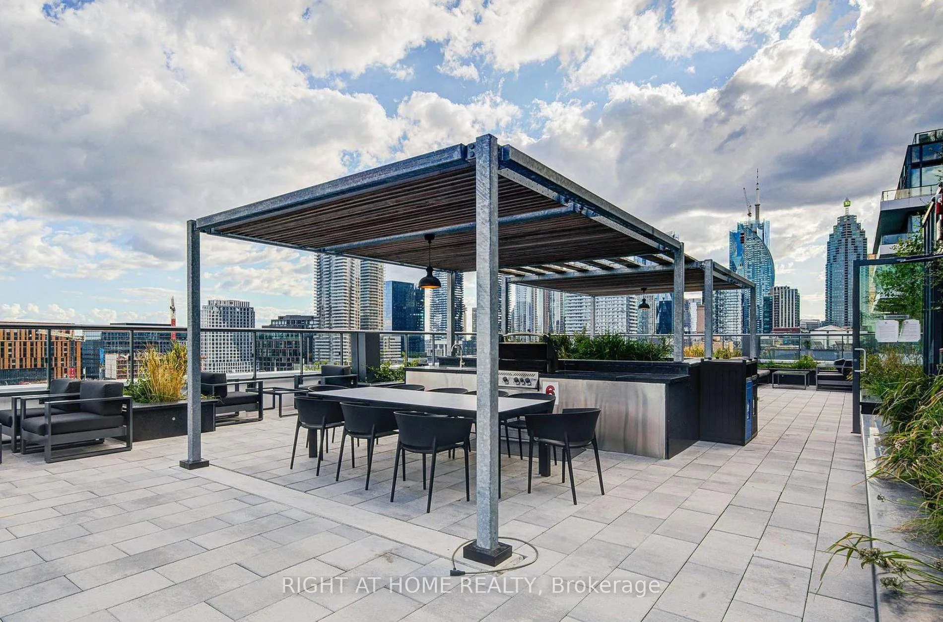 Photo 4 of Unit 2815 E, 70 Princess Street E, Toronto, Waterfront Communities — HOMEH