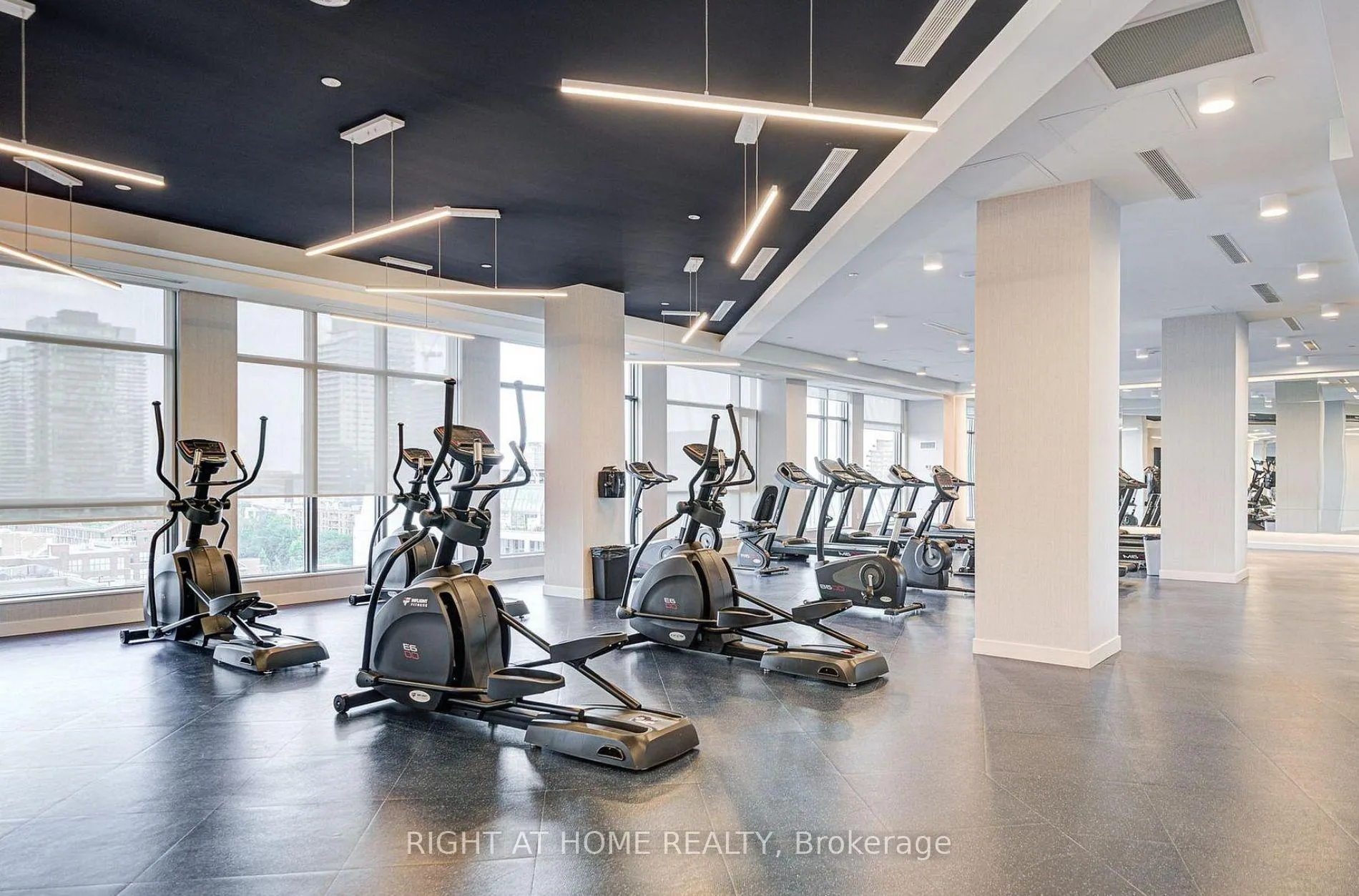 Photo 5 of Unit 2815 E, 70 Princess Street E, Toronto, Waterfront Communities — HOMEH