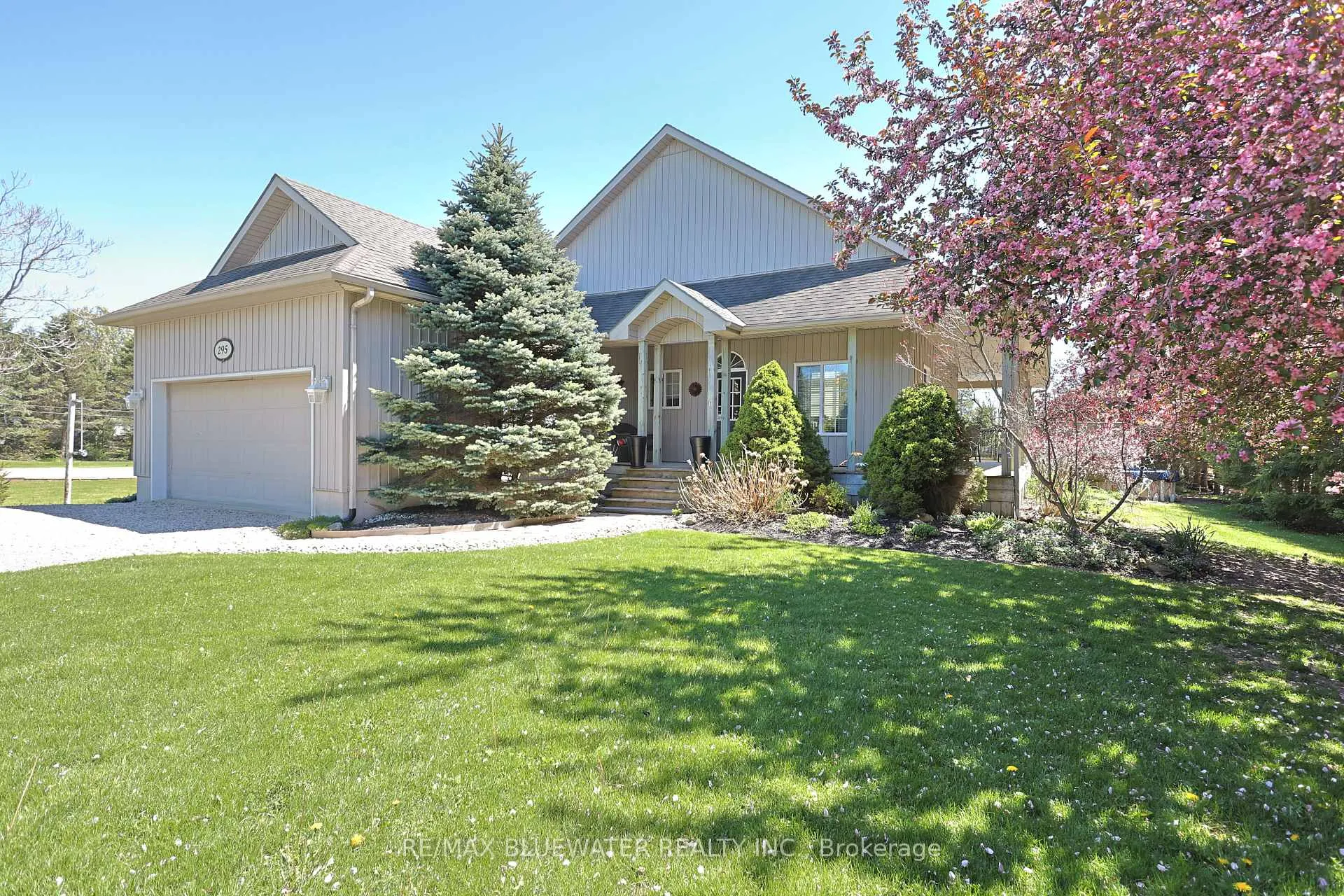 Photo 1 of 295 Main Street, Lambton Shores, Thedford — HOMEH