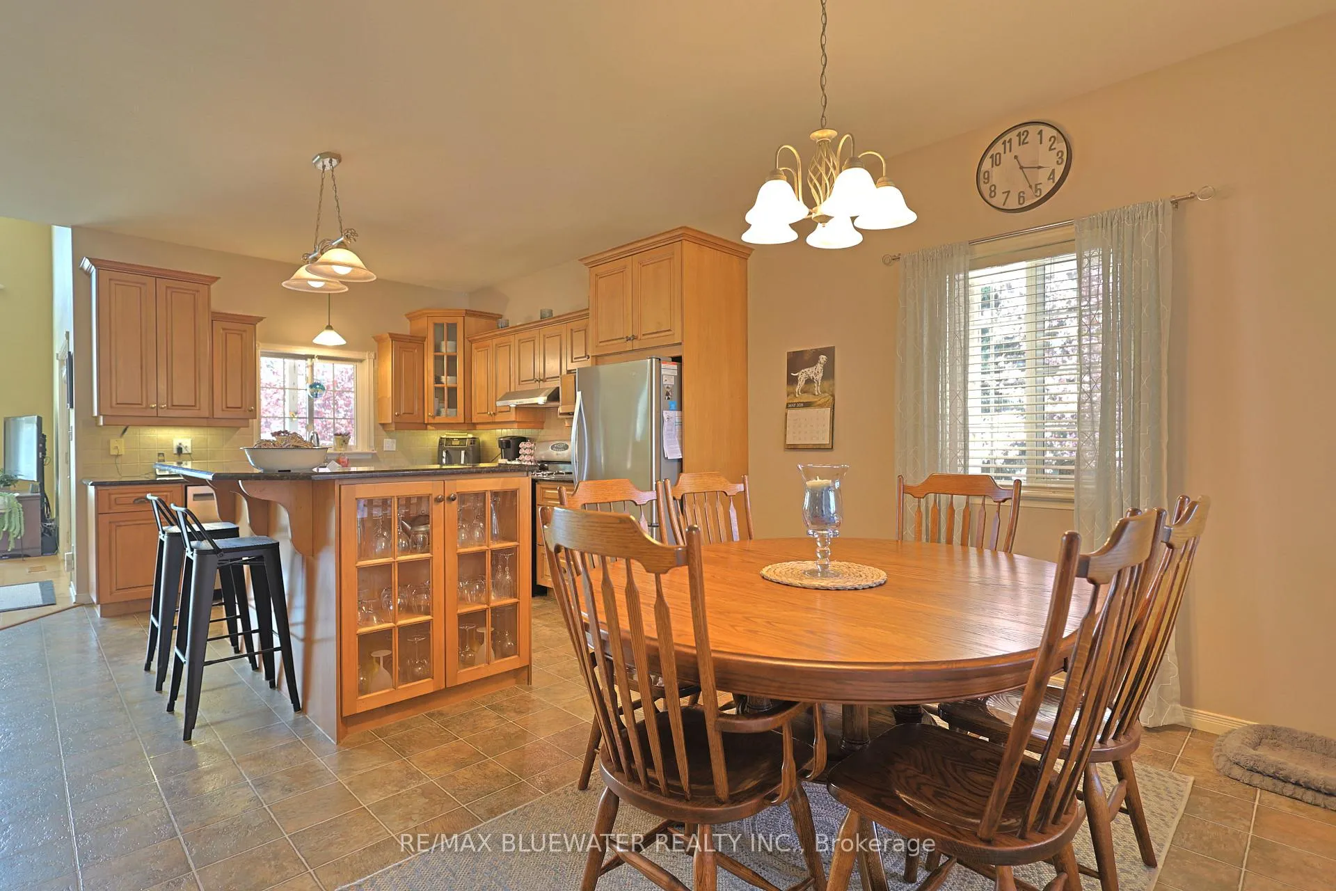 Photo 12 of 295 Main Street, Lambton Shores, Thedford — HOMEH