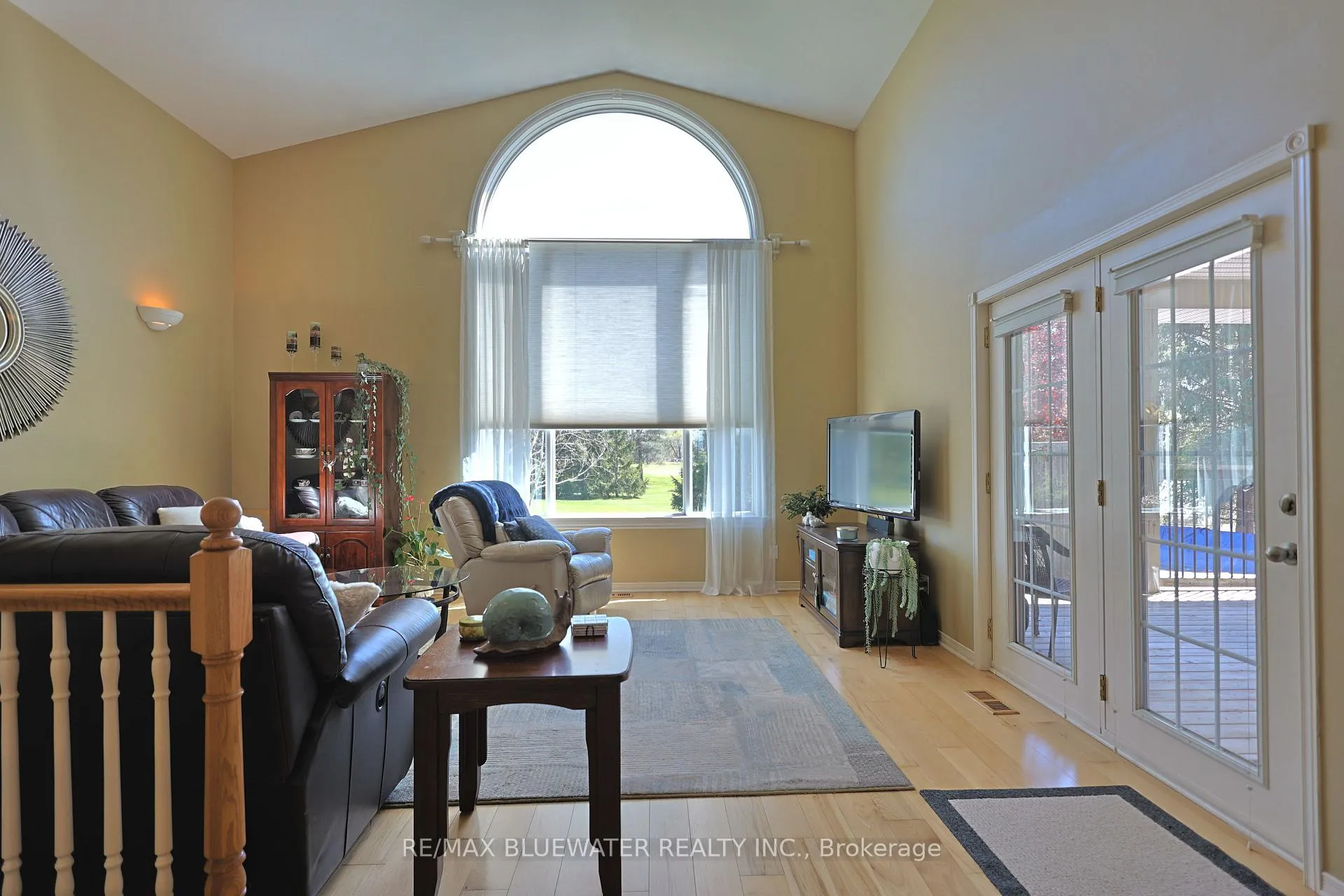 Photo 20 of 295 Main Street, Lambton Shores, Thedford — HOMEH
