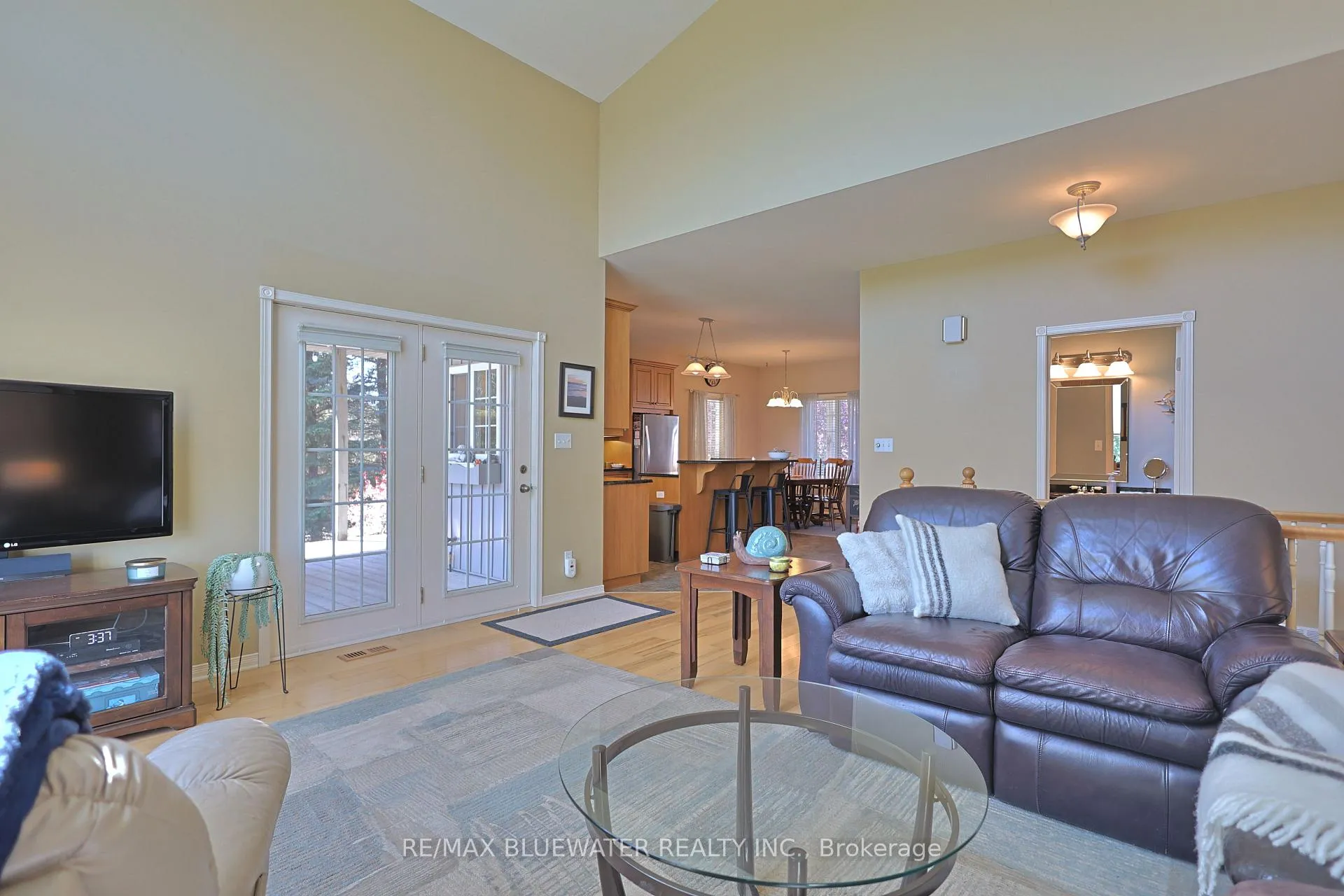 Photo 21 of 295 Main Street, Lambton Shores, Thedford — HOMEH