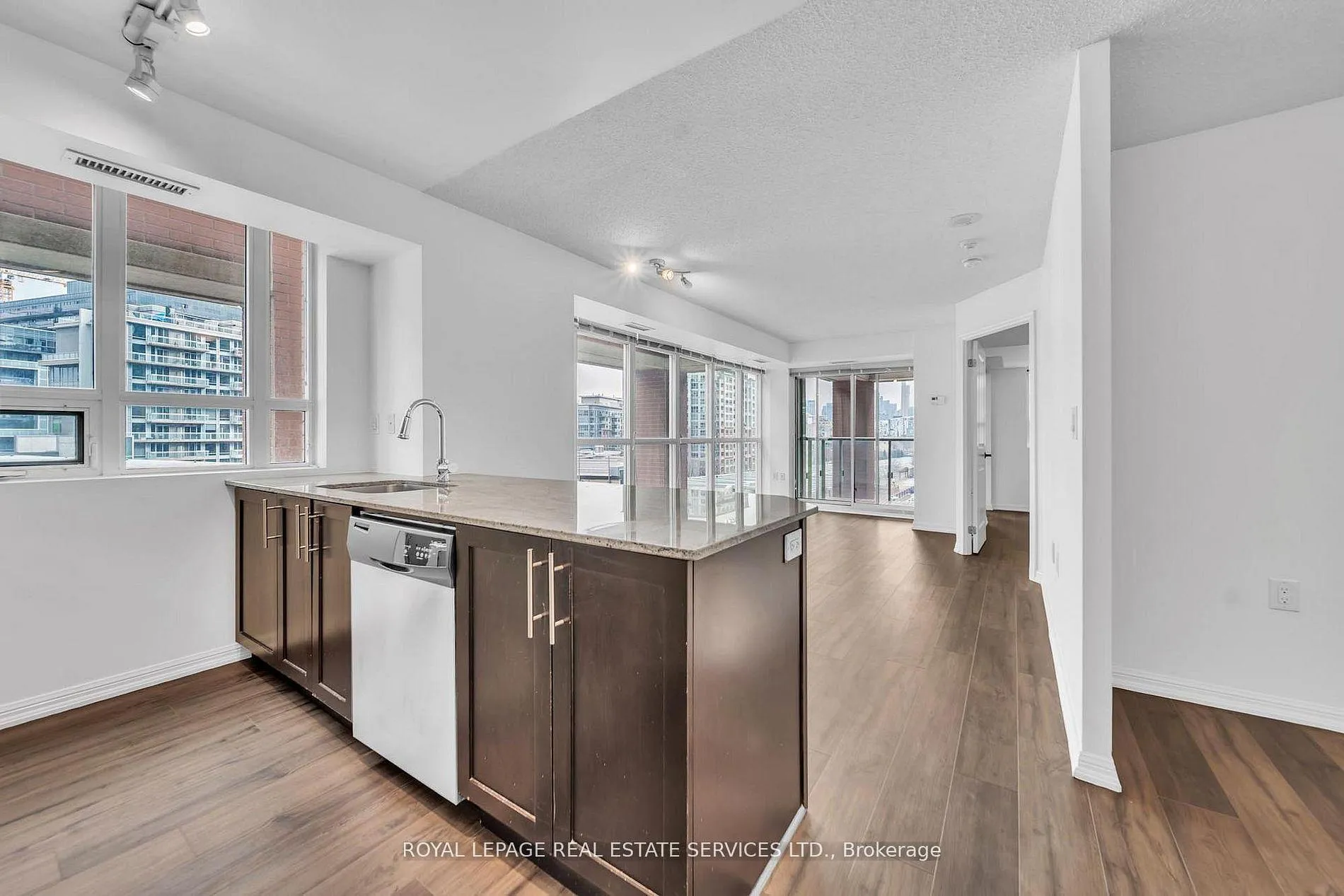Photo 7 of Unit 502, 125 Western Battery Road, Toronto, Niagara — HOMEH