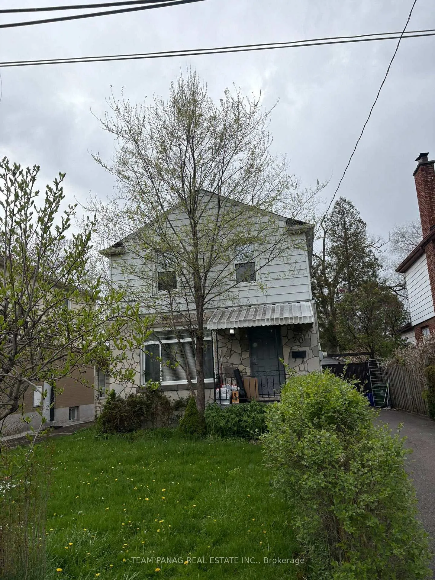 Photo 8 of 20 Kingsmount Street S, Hamilton, Ainslie Wood — HOMEH