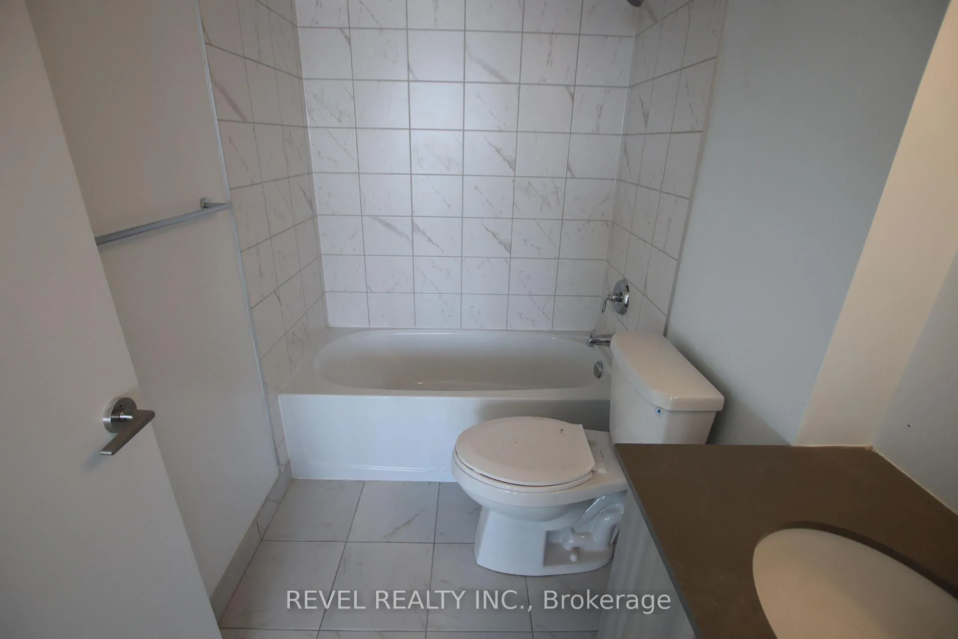 Photo 11 of Unit 2312, 1435 Celebration Drive, Pickering, Bay Ridges — HOMEH