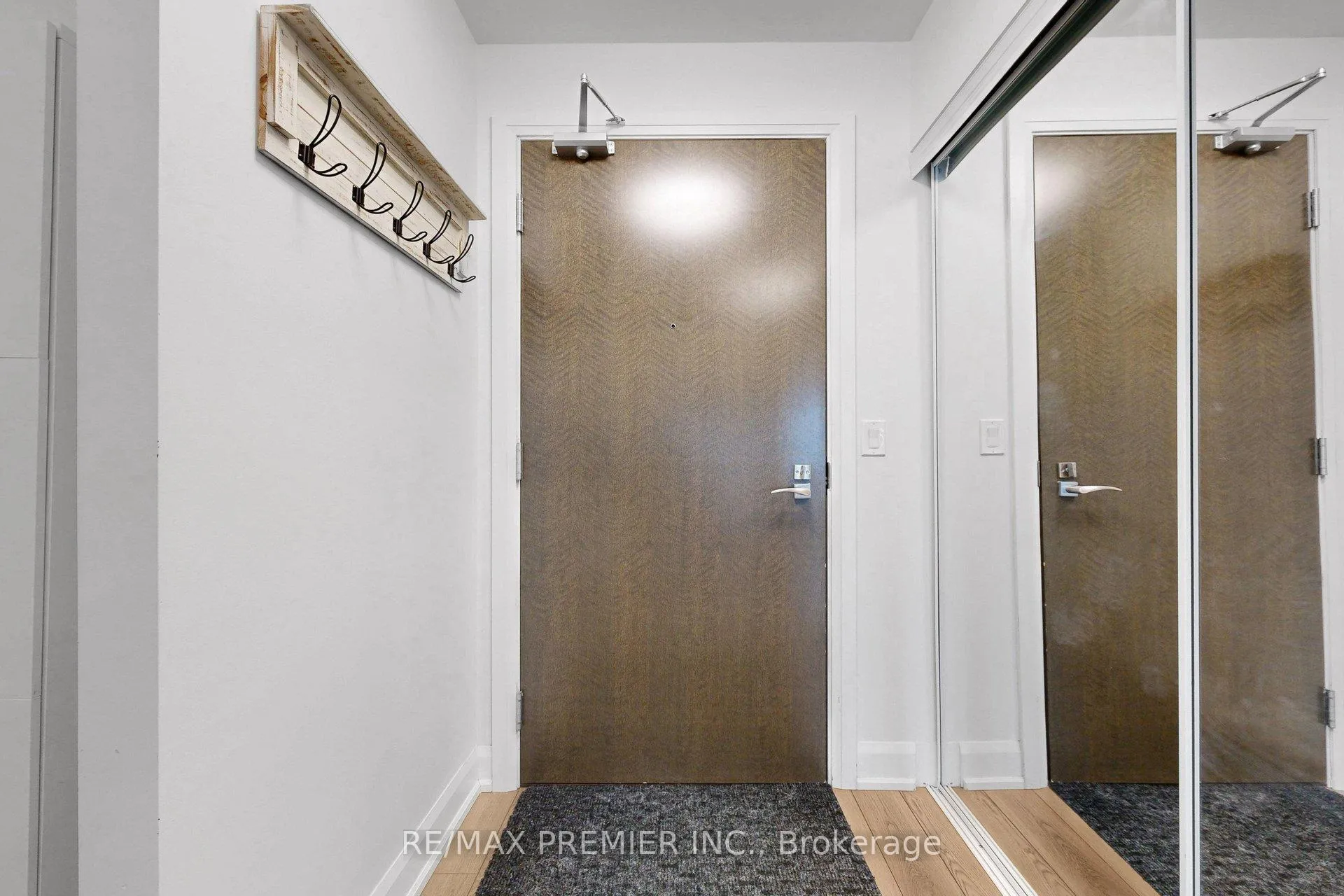 Photo 4 of Unit 1807, 2910 Highway 7, Vaughan, Concord — HOMEH