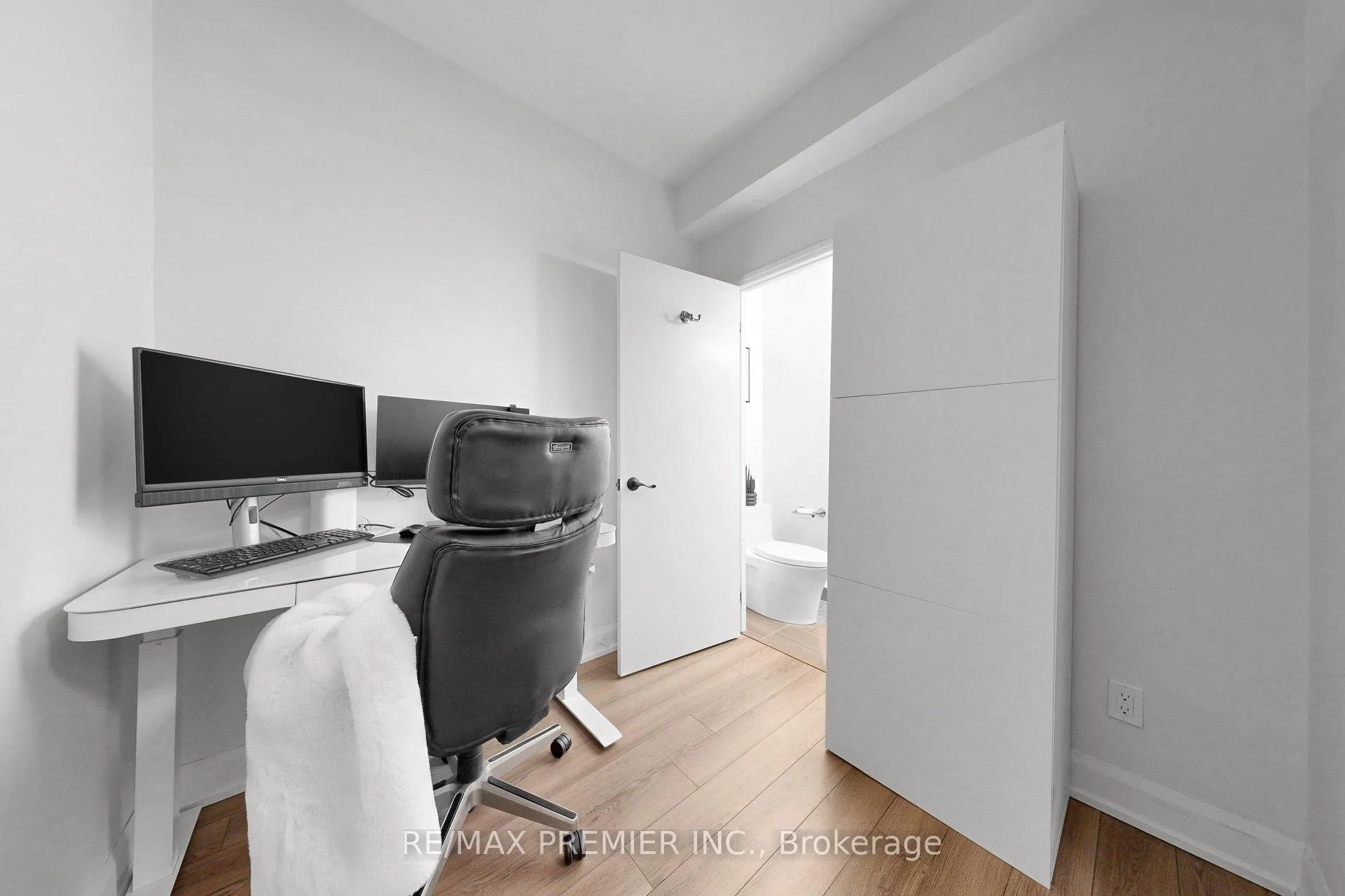 Photo 6 of Unit 1807, 2910 Highway 7, Vaughan, Concord — HOMEH