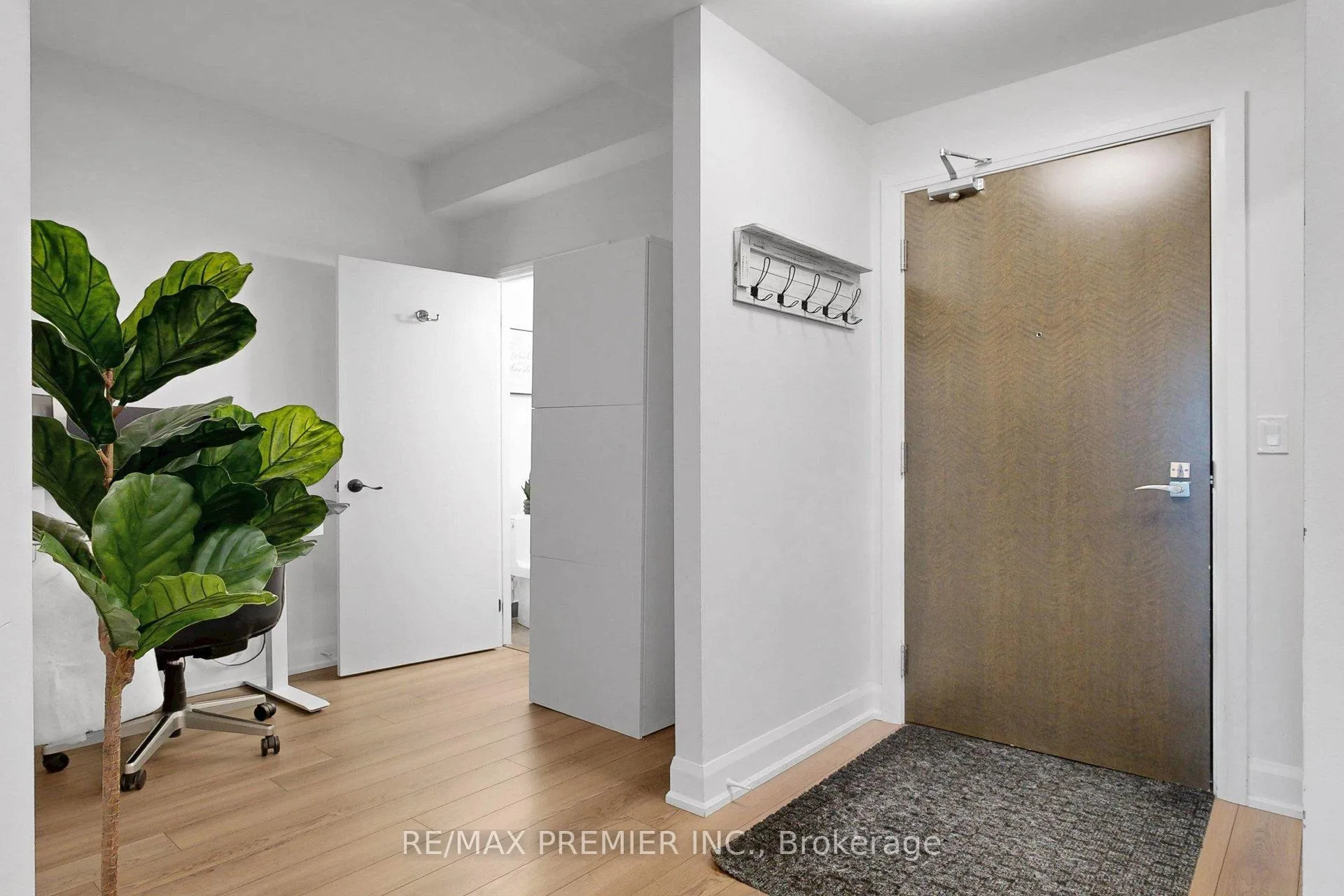 Photo 8 of Unit 1807, 2910 Highway 7, Vaughan, Concord — HOMEH