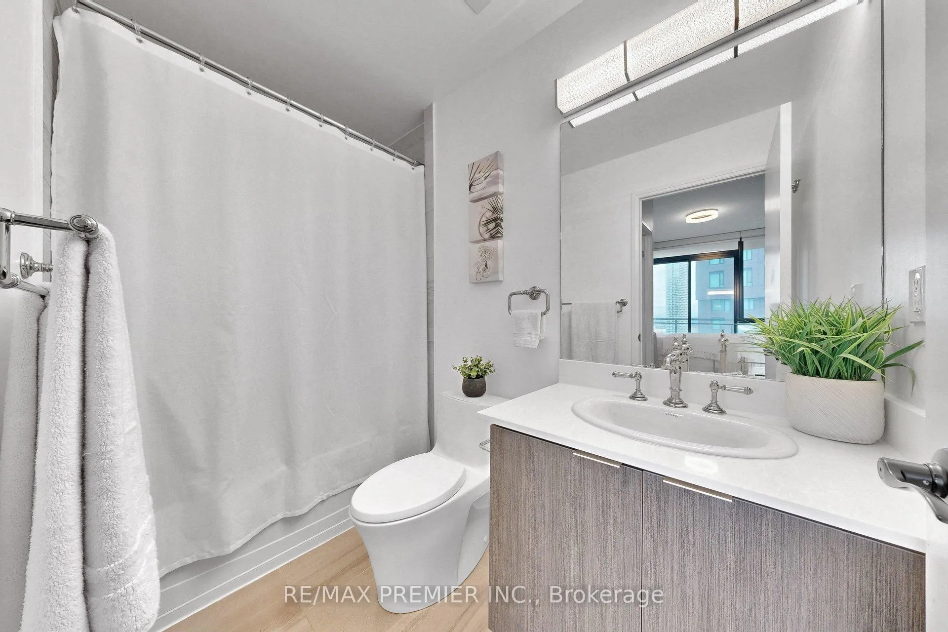 Photo 31 of Unit 1807, 2910 Highway 7, Vaughan, Concord — HOMEH