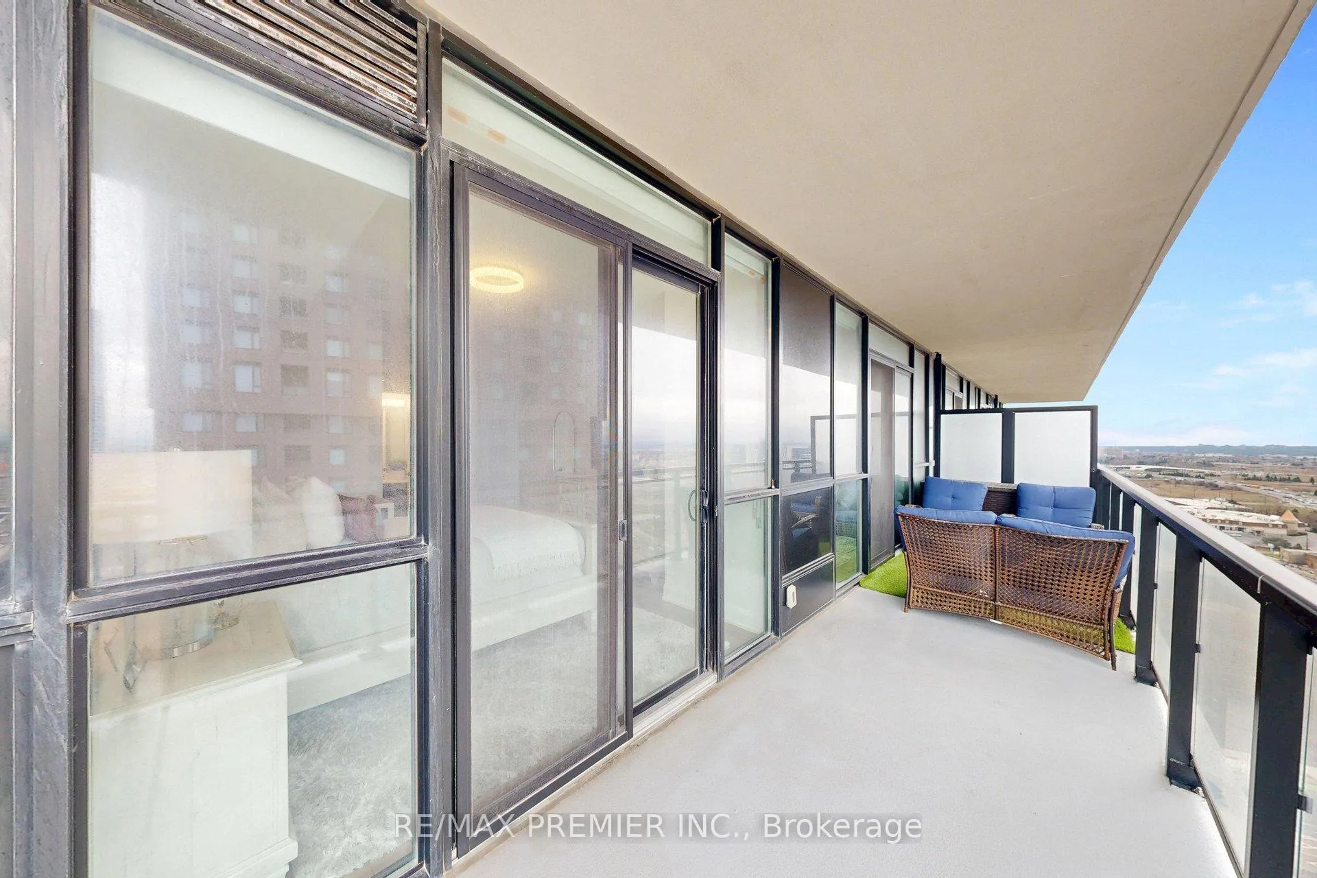 Photo 32 of Unit 1807, 2910 Highway 7, Vaughan, Concord — HOMEH