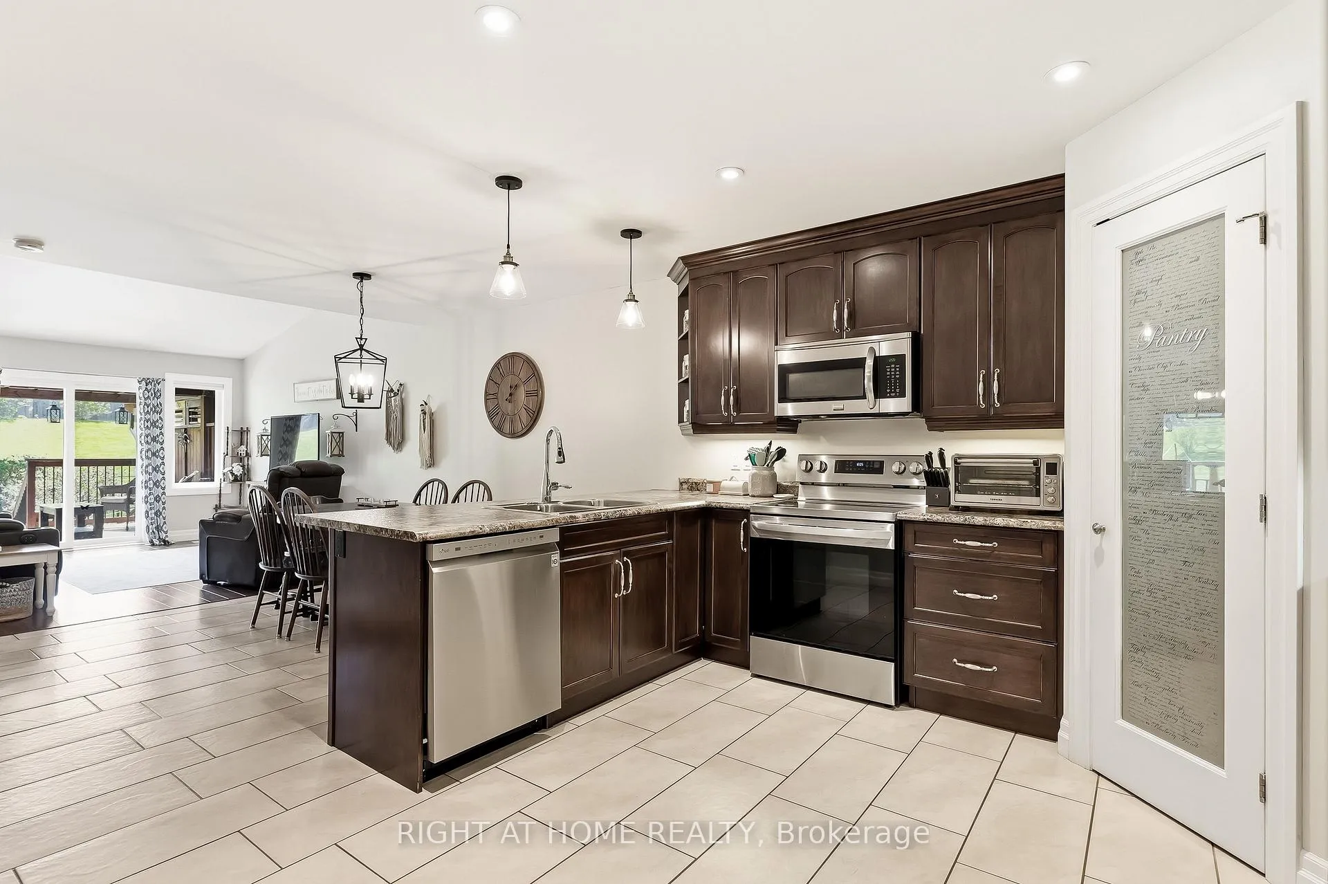 Photo 6 of 61 Aspen Drive, Quinte West, Murray Ward — HOMEH