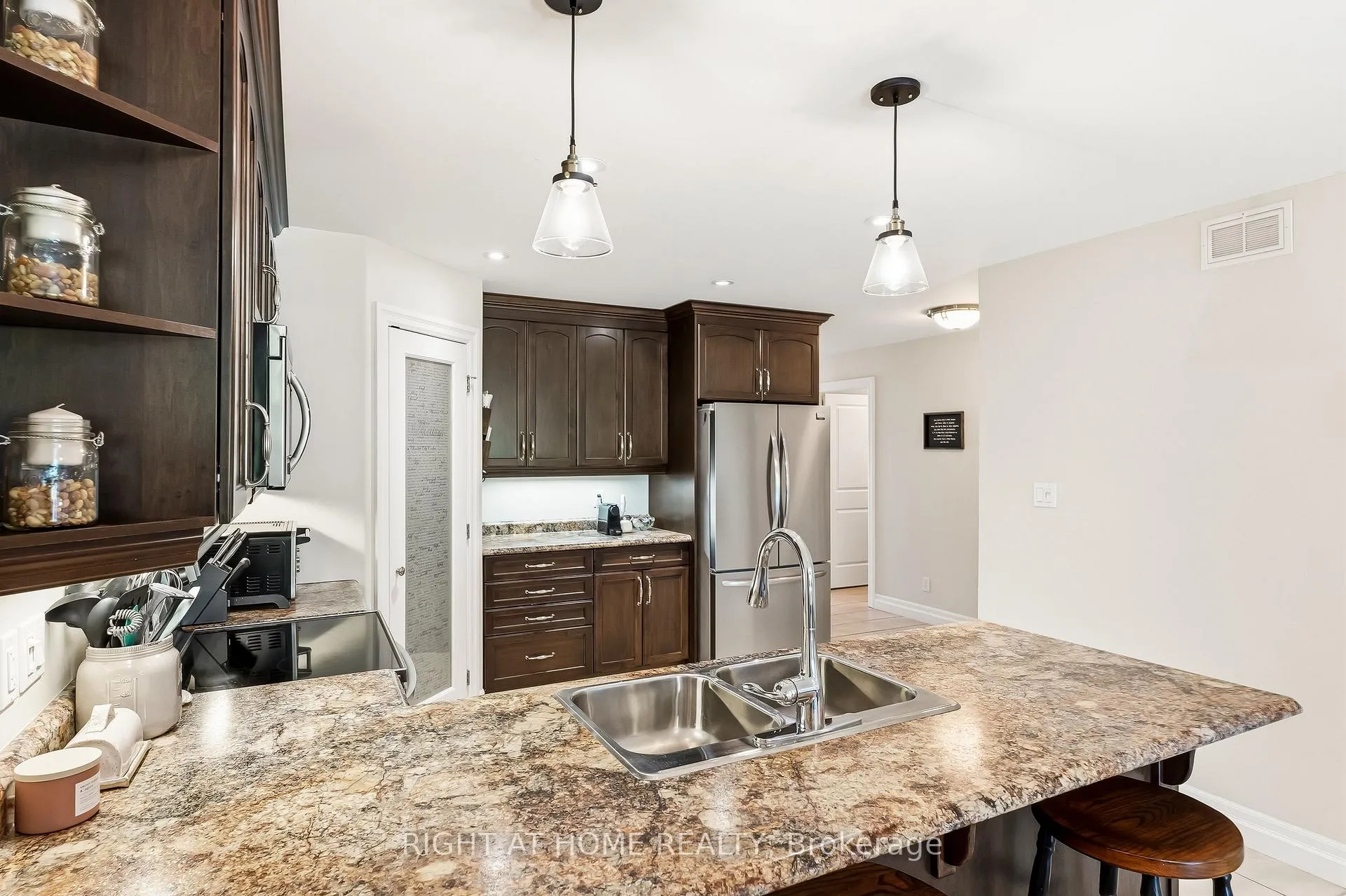 Photo 8 of 61 Aspen Drive, Quinte West, Murray Ward — HOMEH
