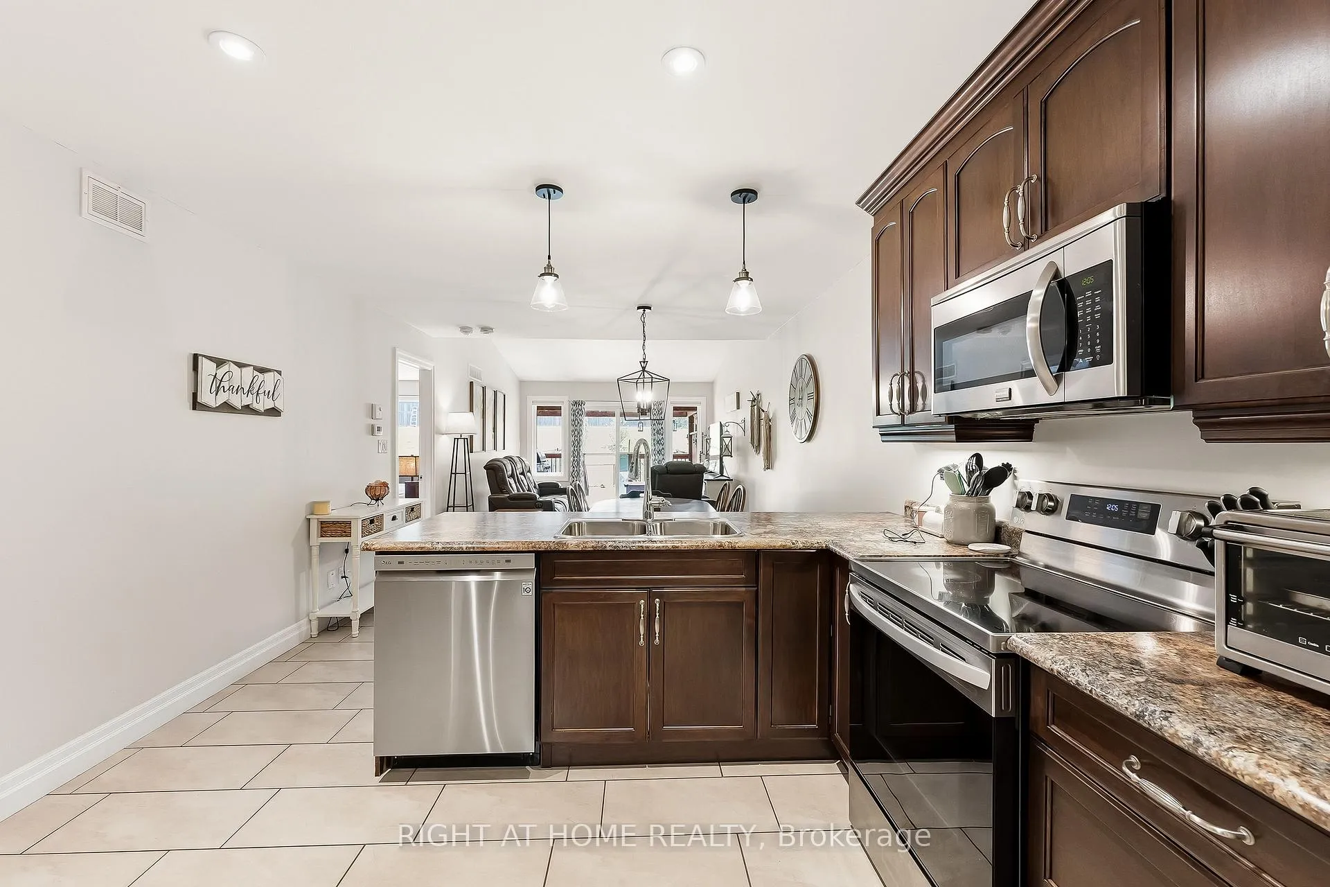 Photo 9 of 61 Aspen Drive, Quinte West, Murray Ward — HOMEH