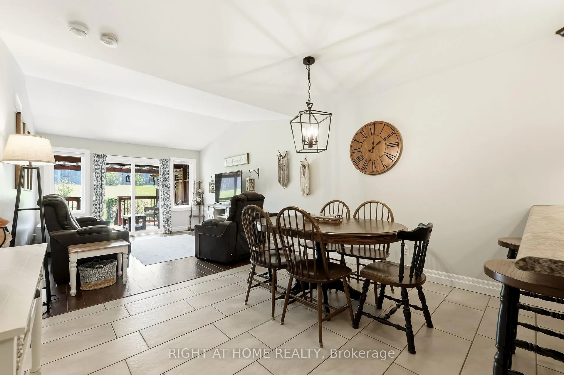 Photo 10 of 61 Aspen Drive, Quinte West, Murray Ward — HOMEH