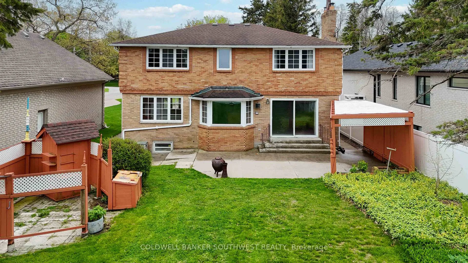 Photo 2 of 2088 Lakeshore Road, Sarnia — HOMEH