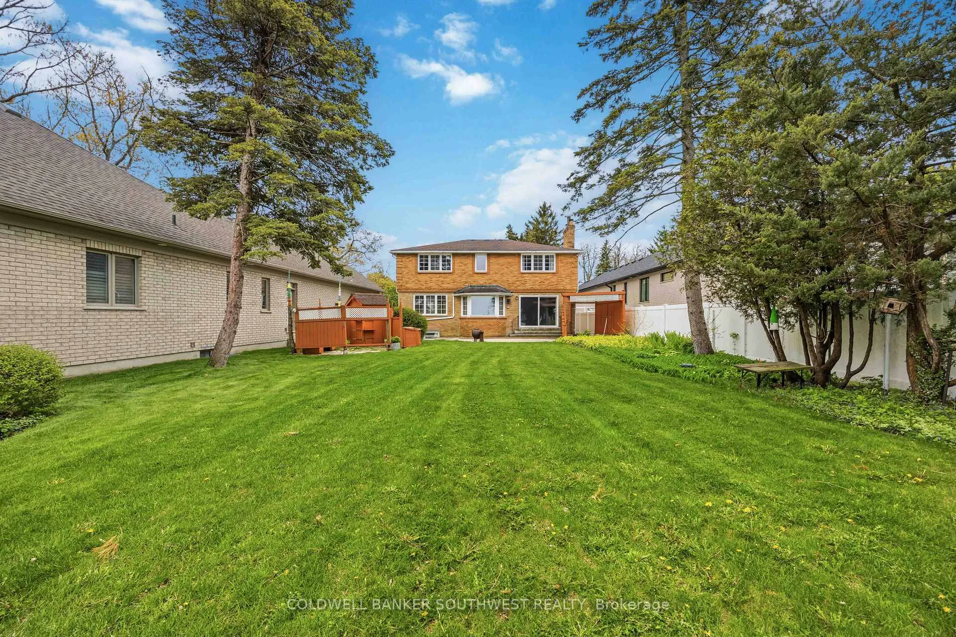 Photo 3 of 2088 Lakeshore Road, Sarnia — HOMEH