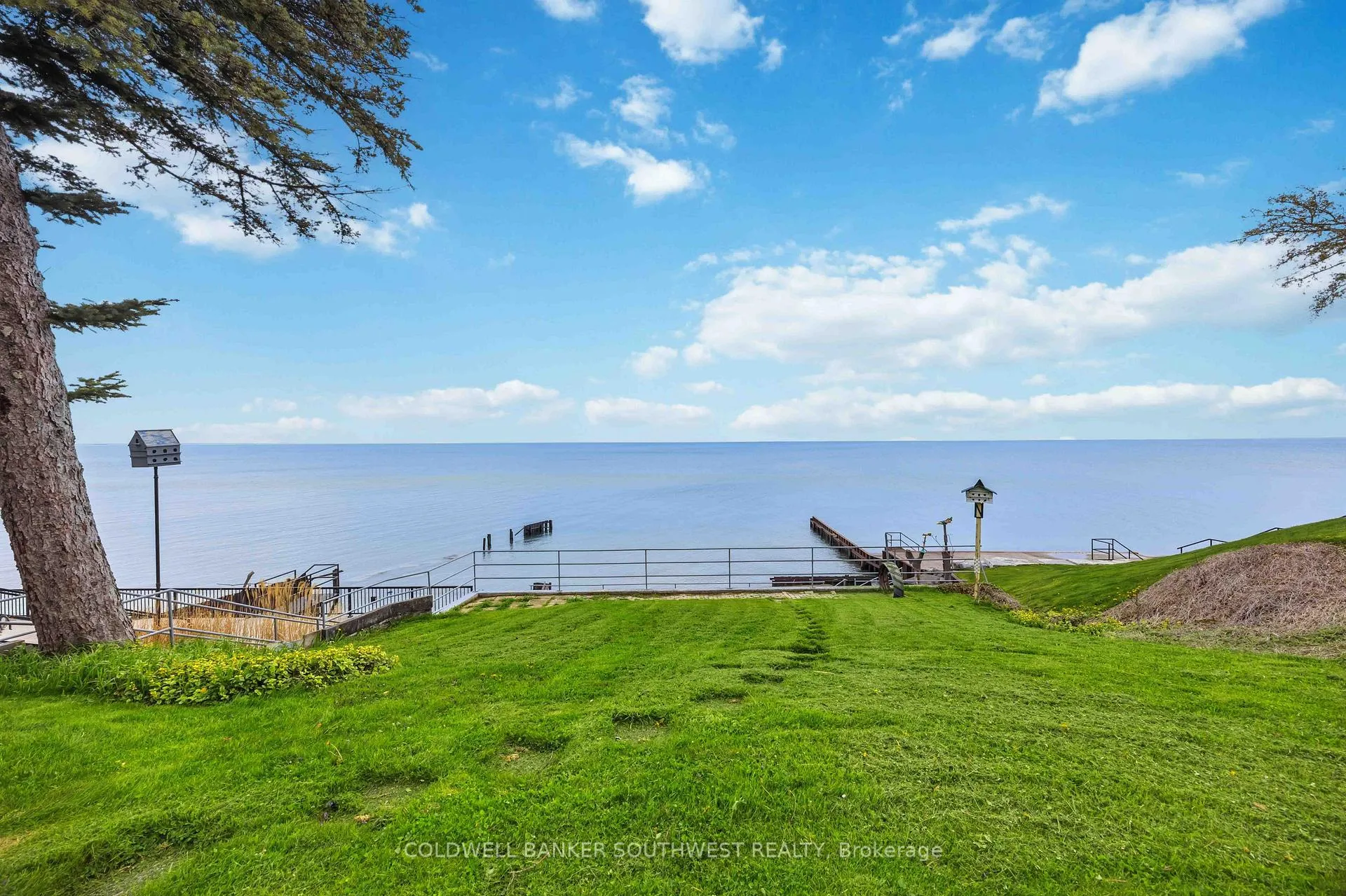 Photo 4 of 2088 Lakeshore Road, Sarnia — HOMEH